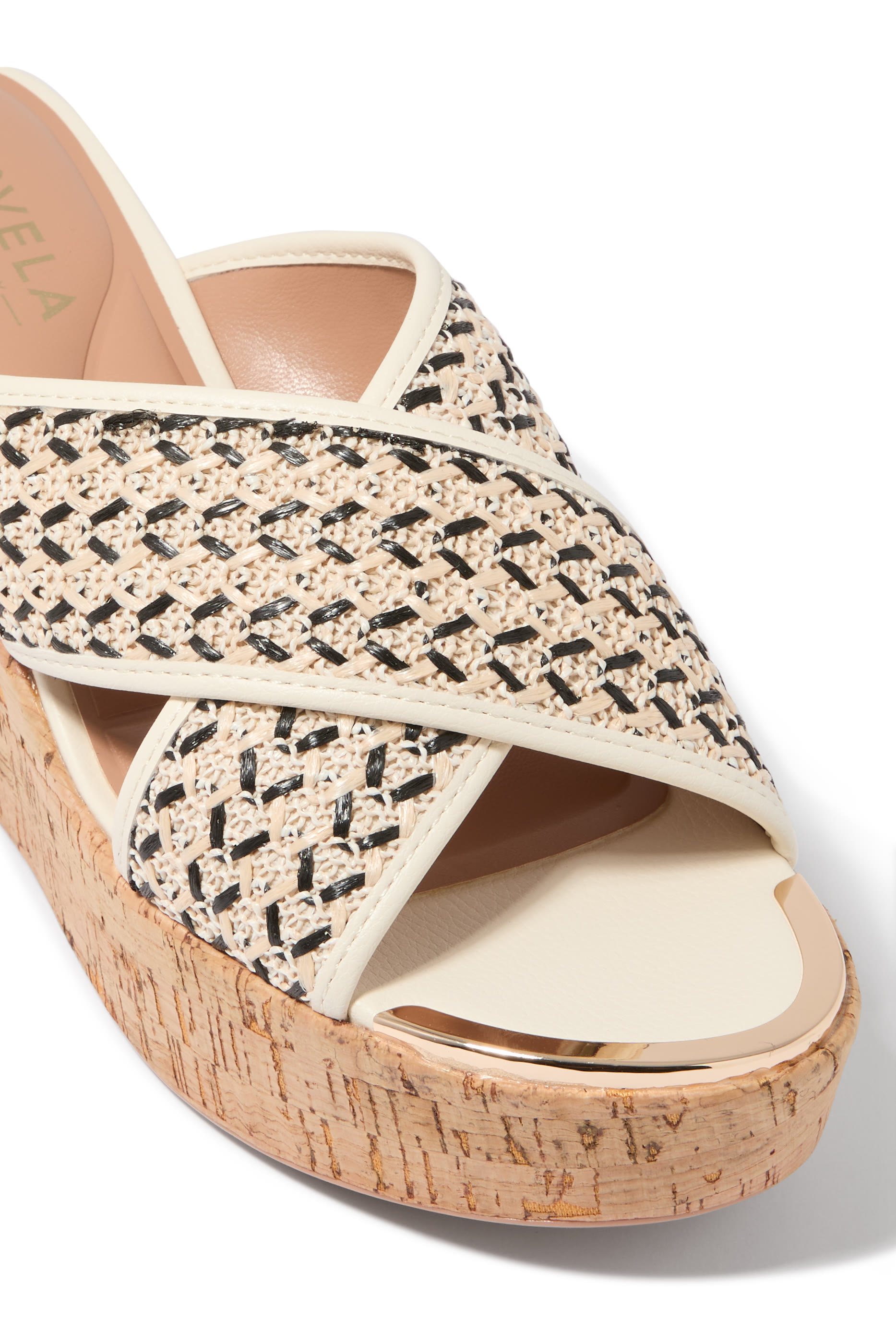 حاء كارفيلا سورينتو 70 مفتوح من الخلف بكعب ويدج