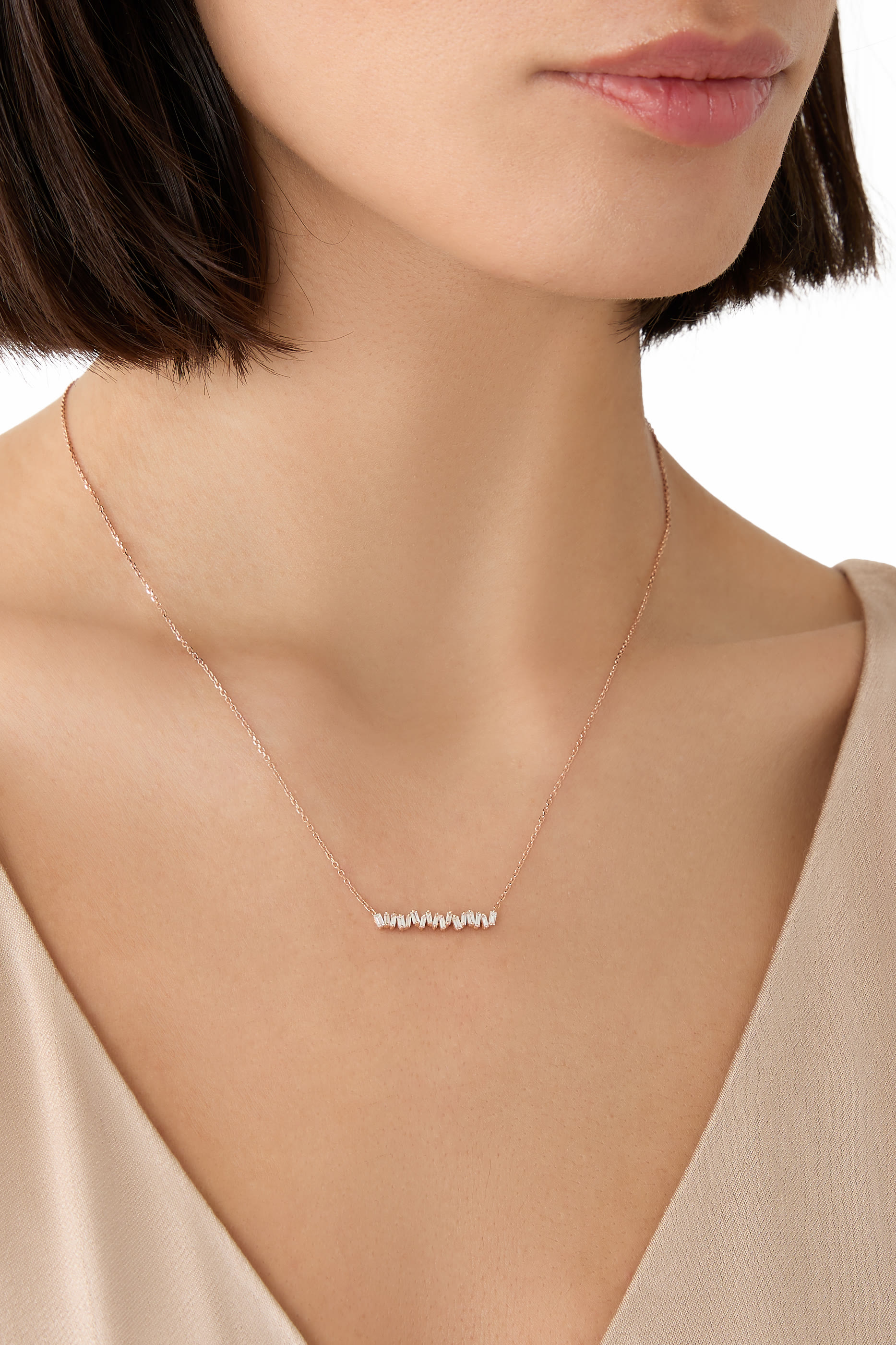 قلادة كلاسيك بدلاية بتصميم عمود مرصعة بالماس ذهب وردي عيار 18