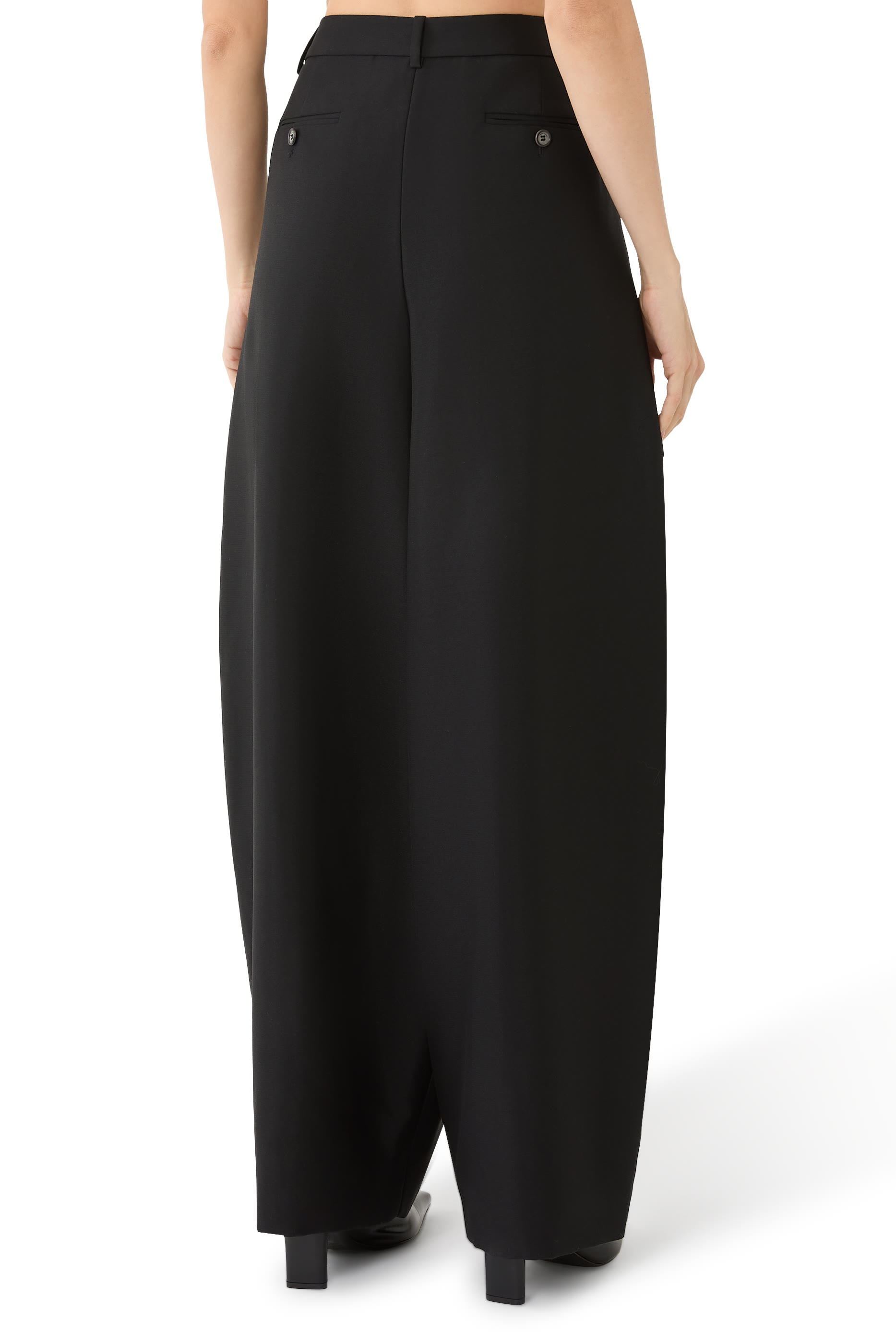 بنطال بقصة منفوخة