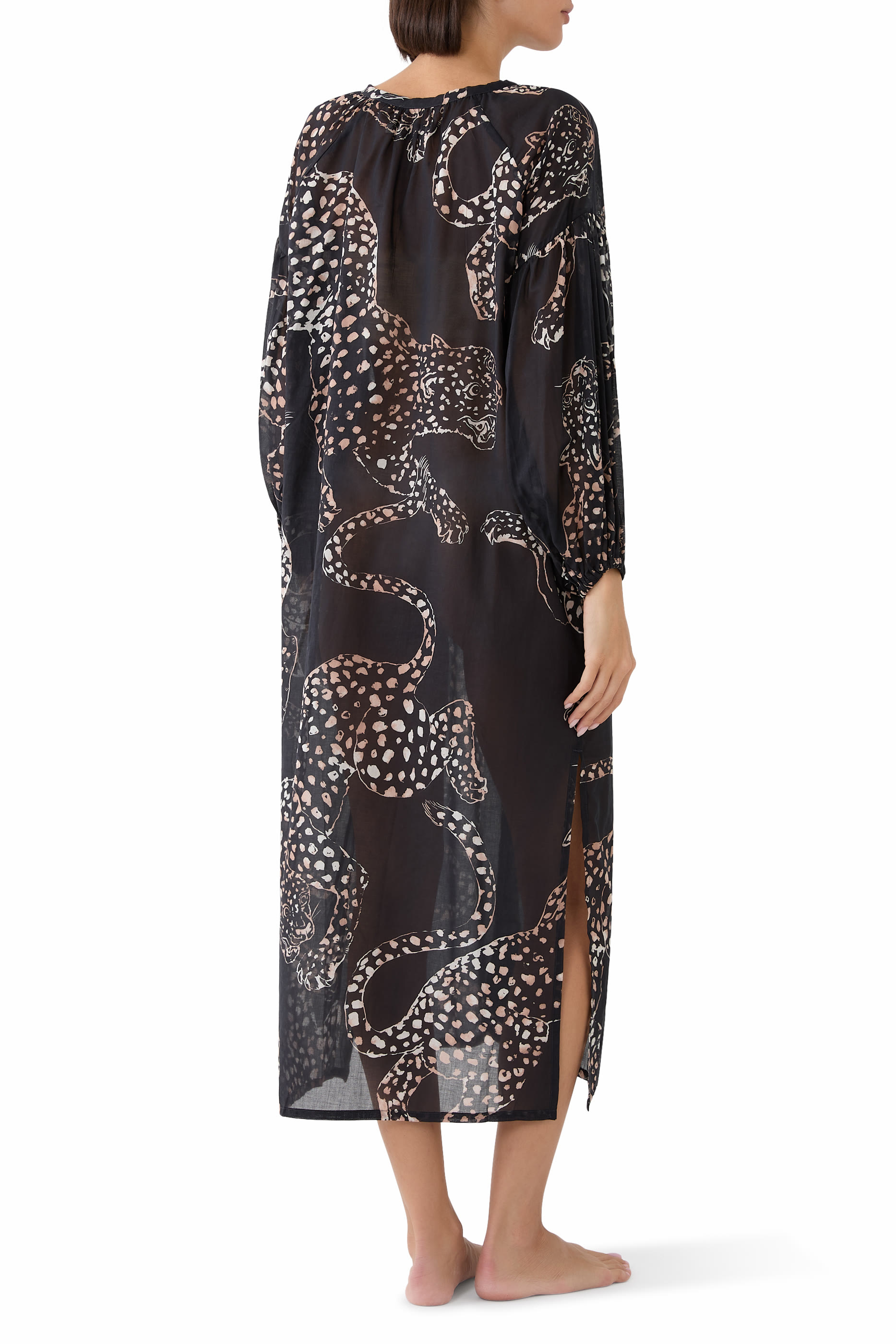 قفطان بقصة واسعة بأكمام طويلة مزين بطبعة فهد