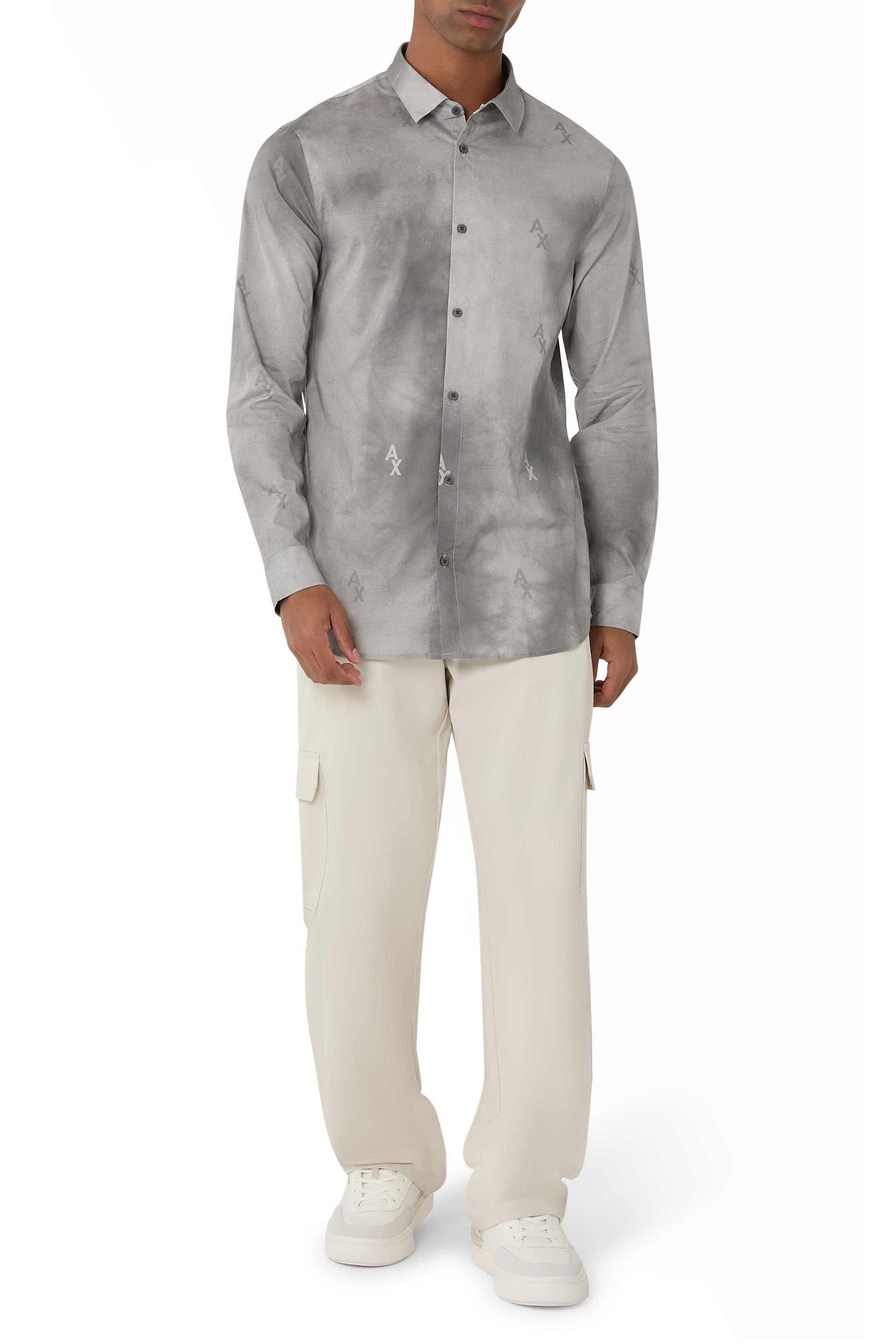  قميص بقصة ضيقة بطبعة بلون متدرج