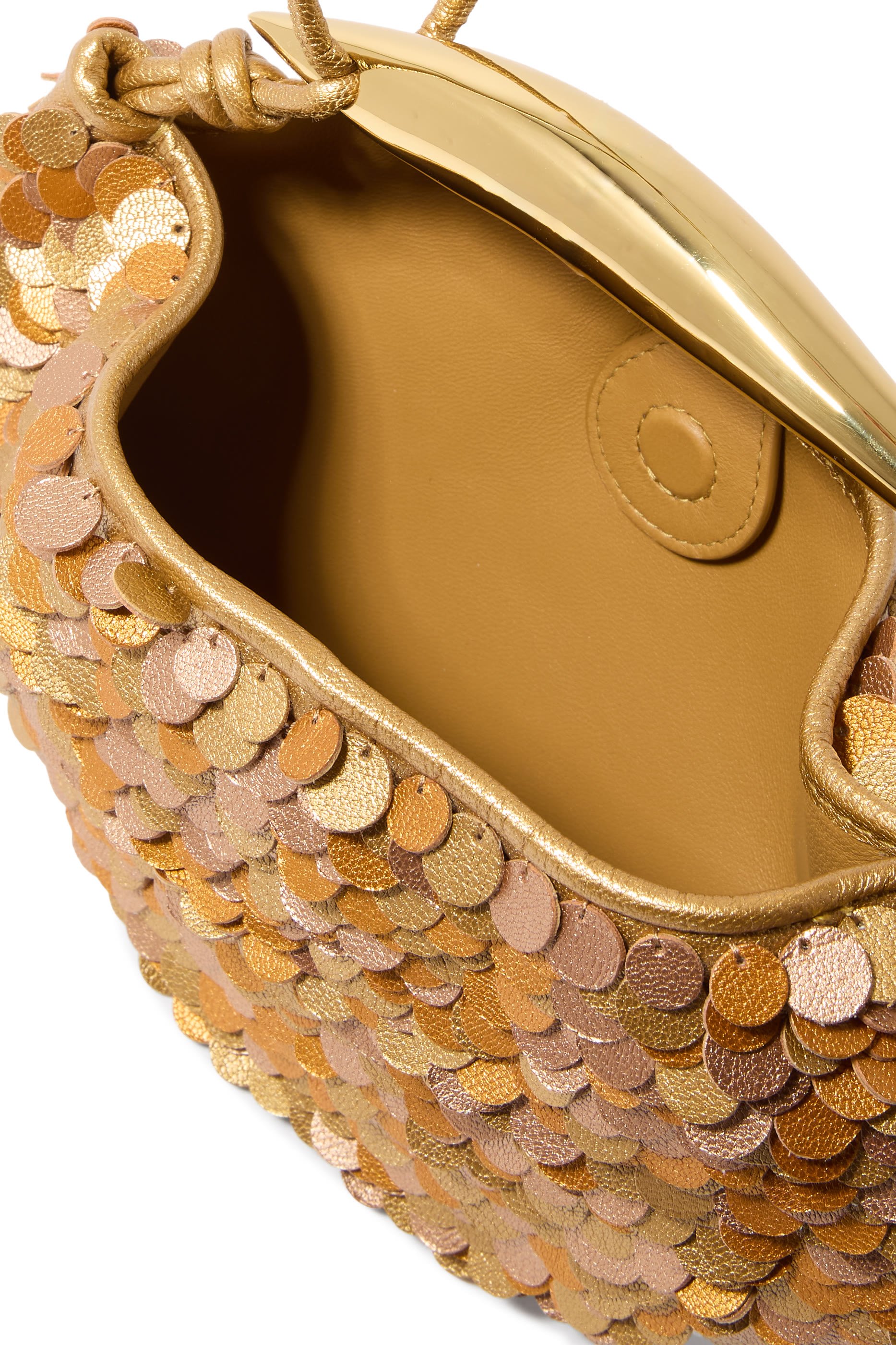 حقيبة ساردين صغيرة