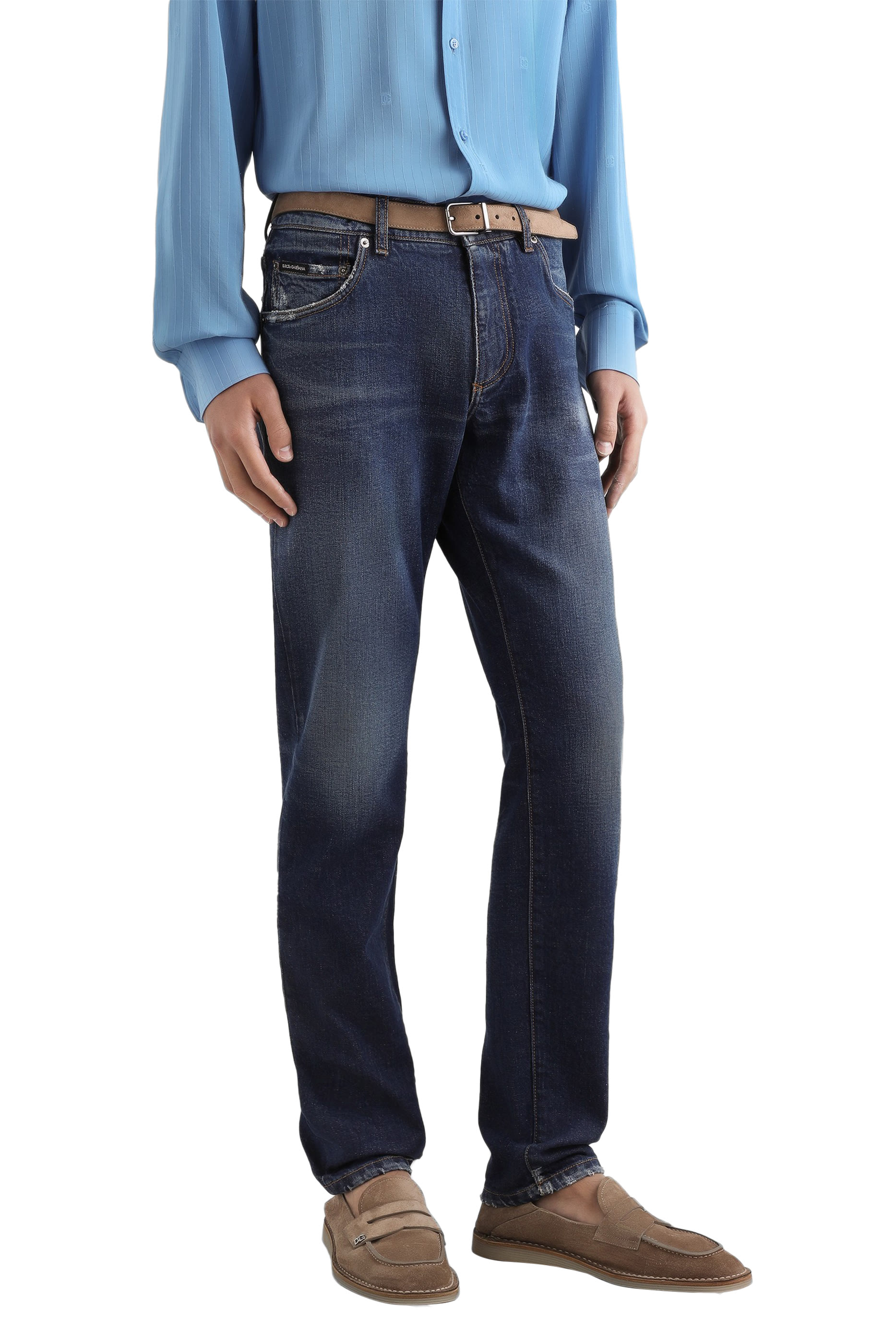 بنطال بشعار الماركة دنيم