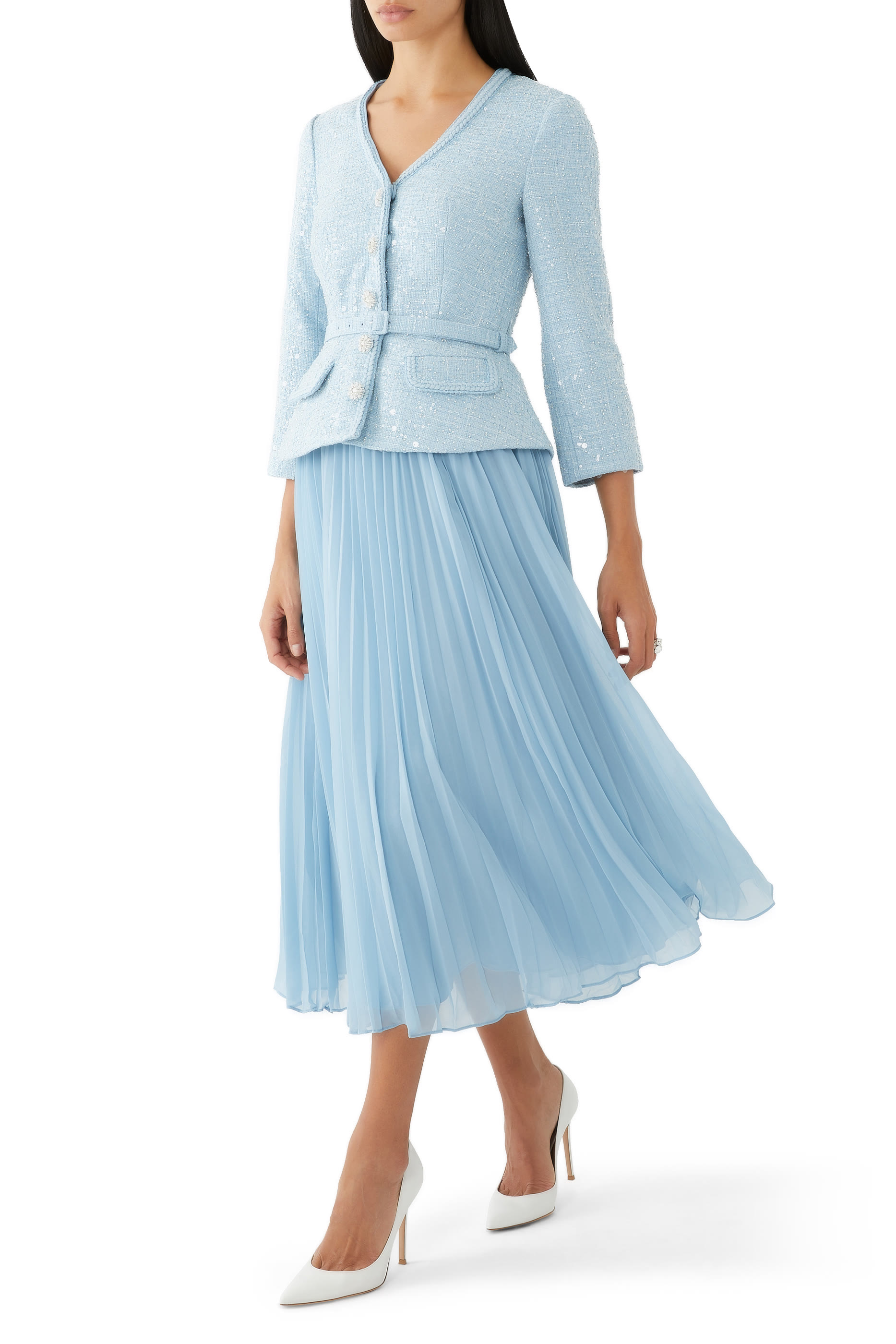 فستان بوكليه بقصة مناسبة للجسم متوسطة الطول مطرز بالترتر