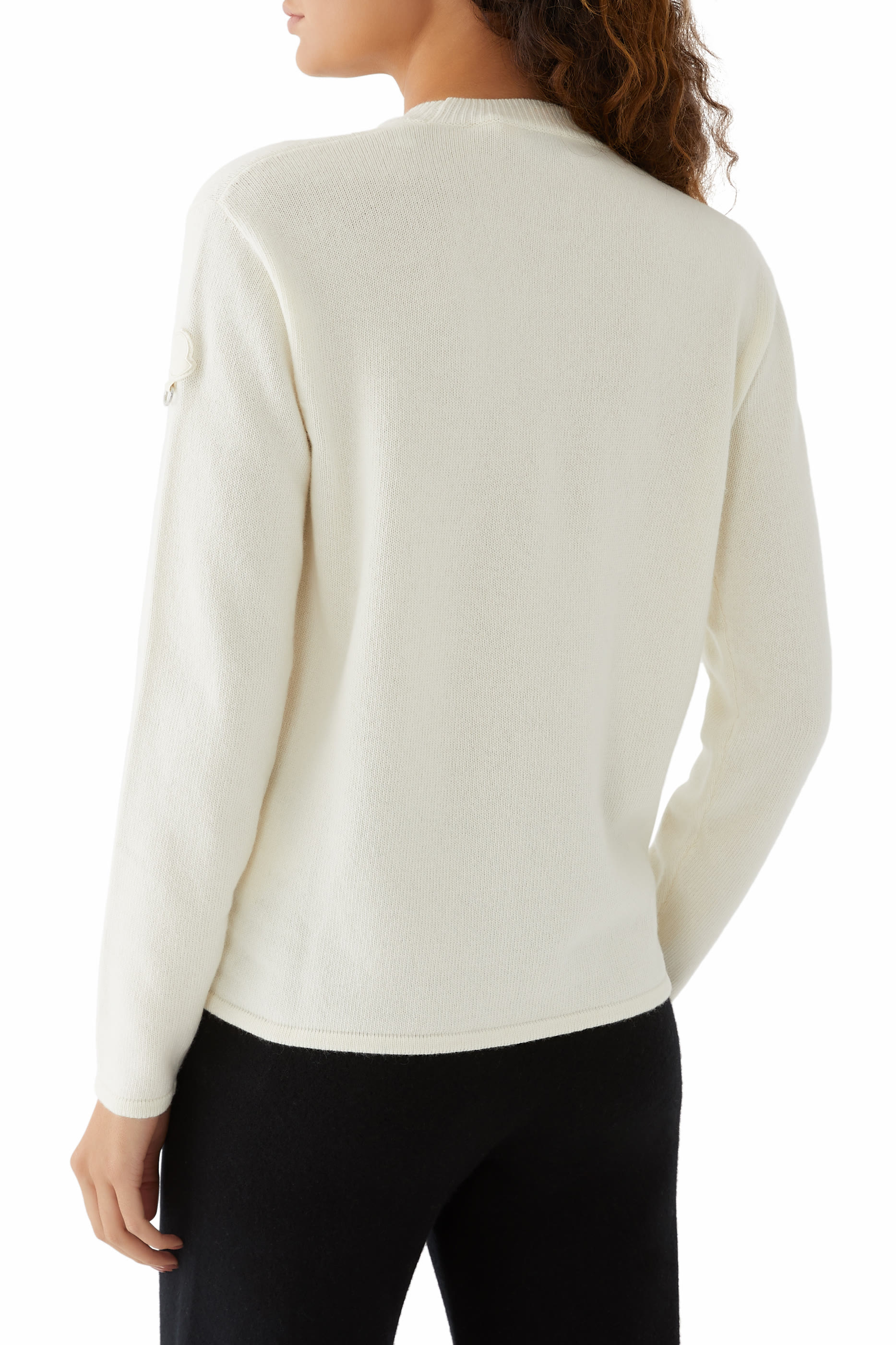 بلوزة منسوجة بتفاصيل ثقب