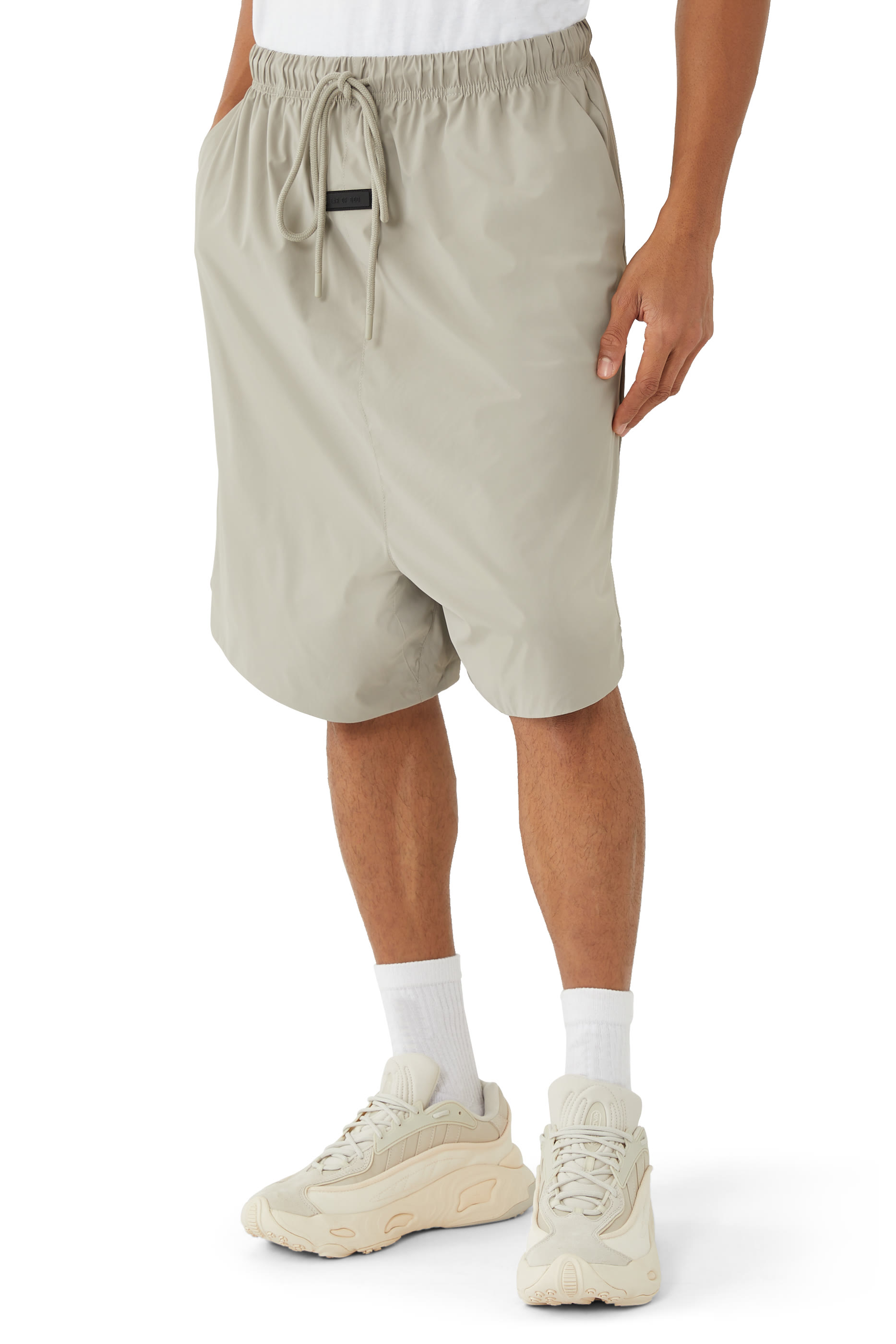 شورت مريح بشعار الماركة