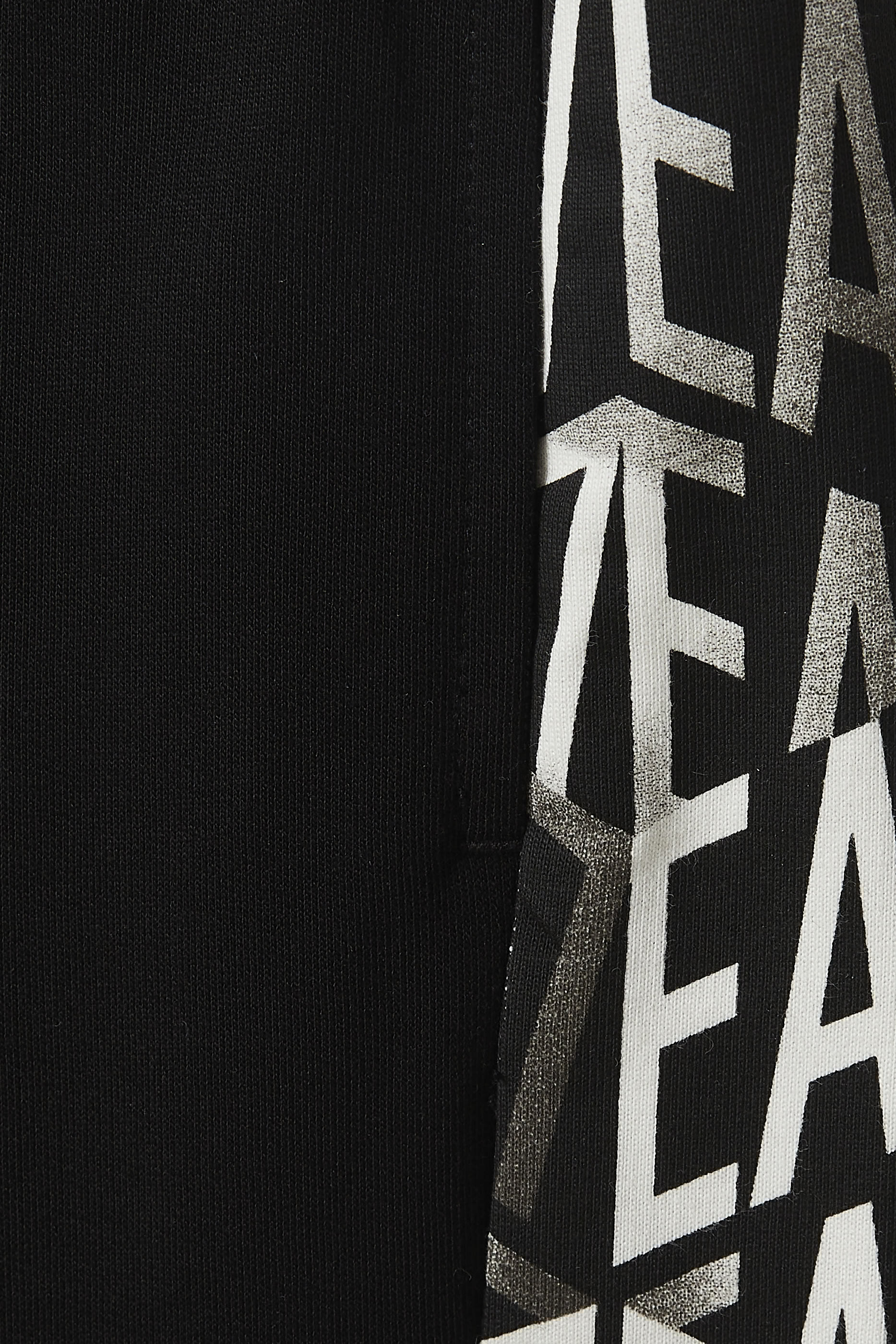 بنطال رياضي بطبعة شعار الماركة