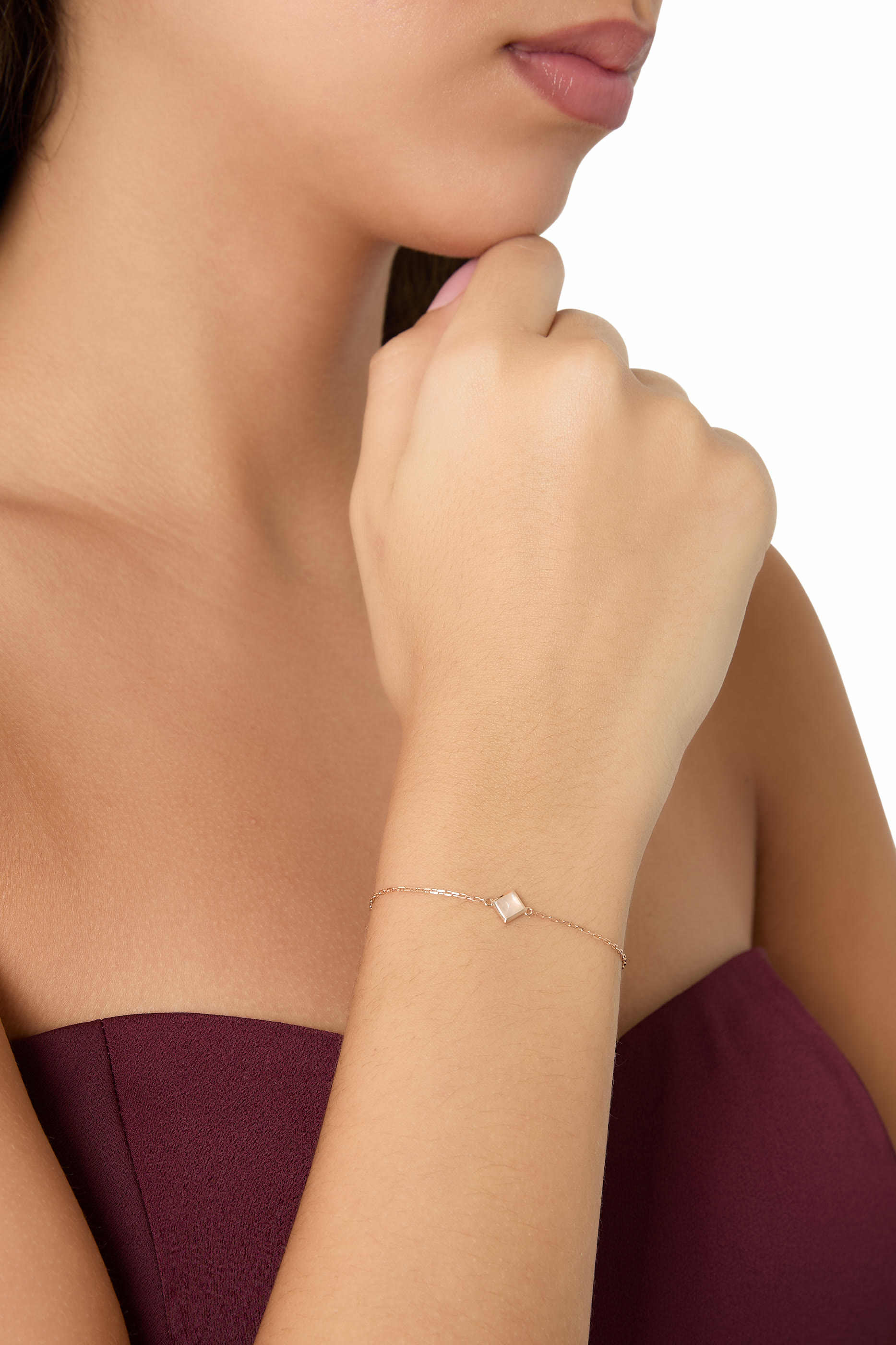 سوار كليو بيراميد مرصع بحجر القمر، ذهب وردي عيار 18