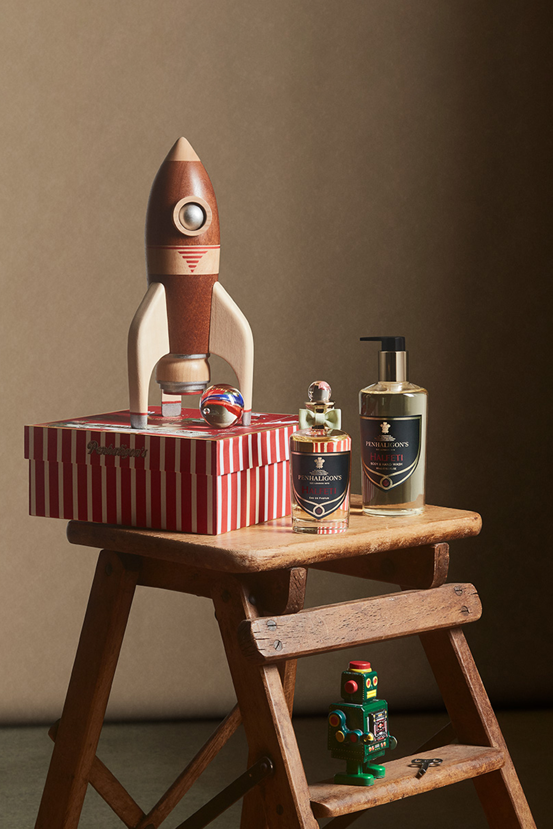 مجموعة هدايا هاليفتي بحجم كبير في علبة