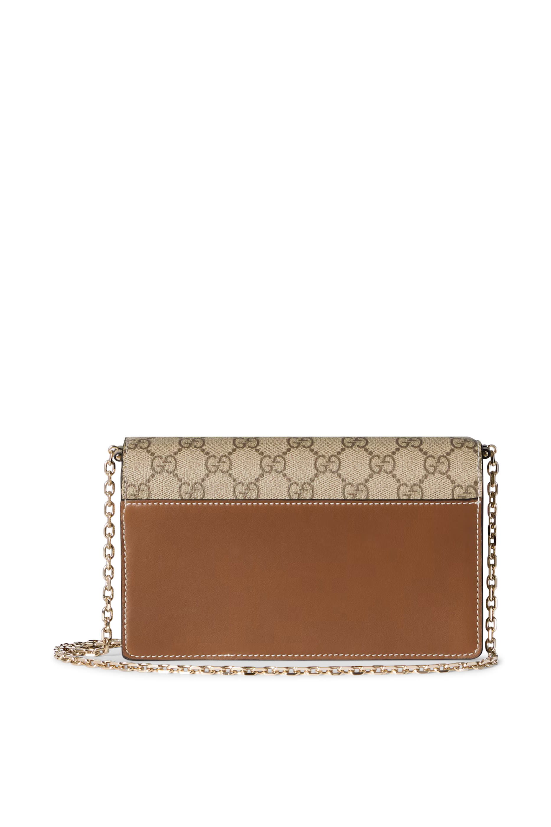 حقيبة صغيرة بسلسلة بشعار حرفي الماركة