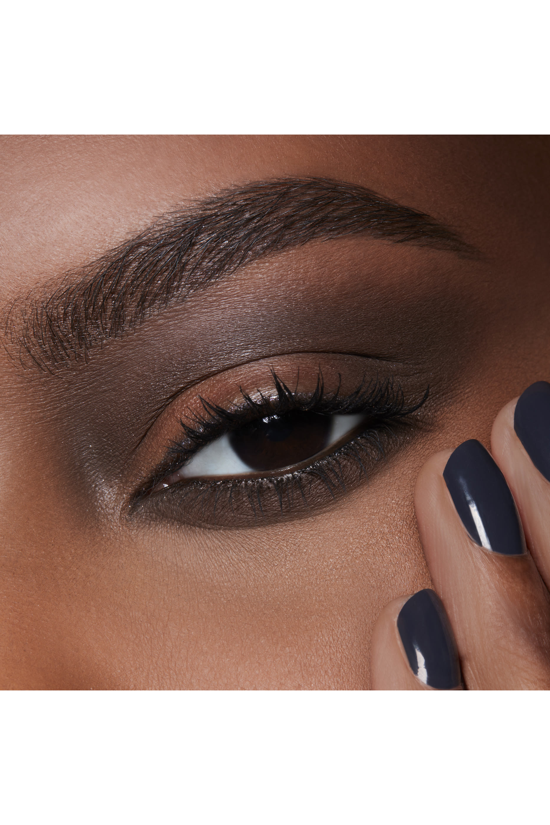 ظل عيون صغير درجة إسبريسو