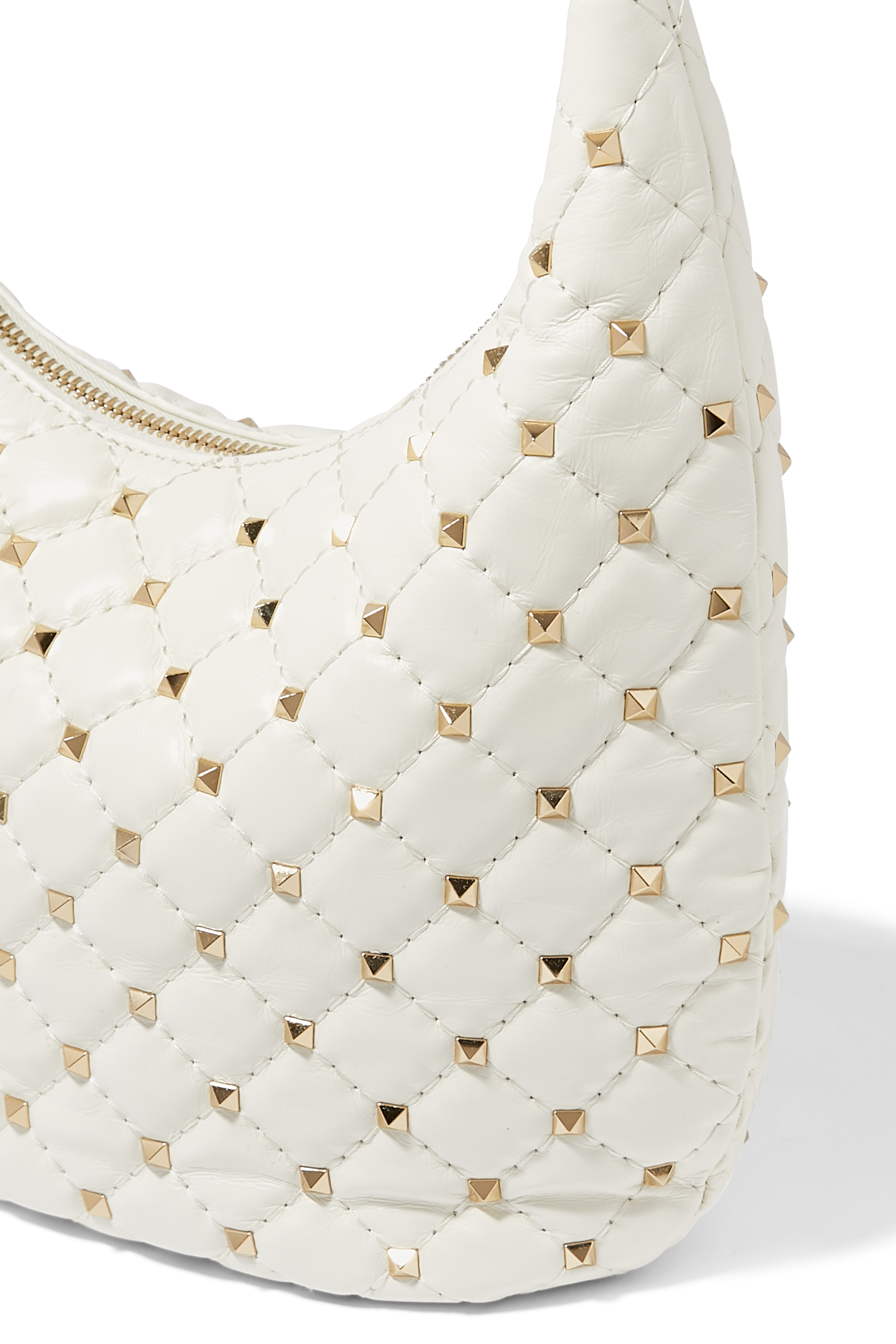 حقيبة هوبو صغيرة بحلي هرمية