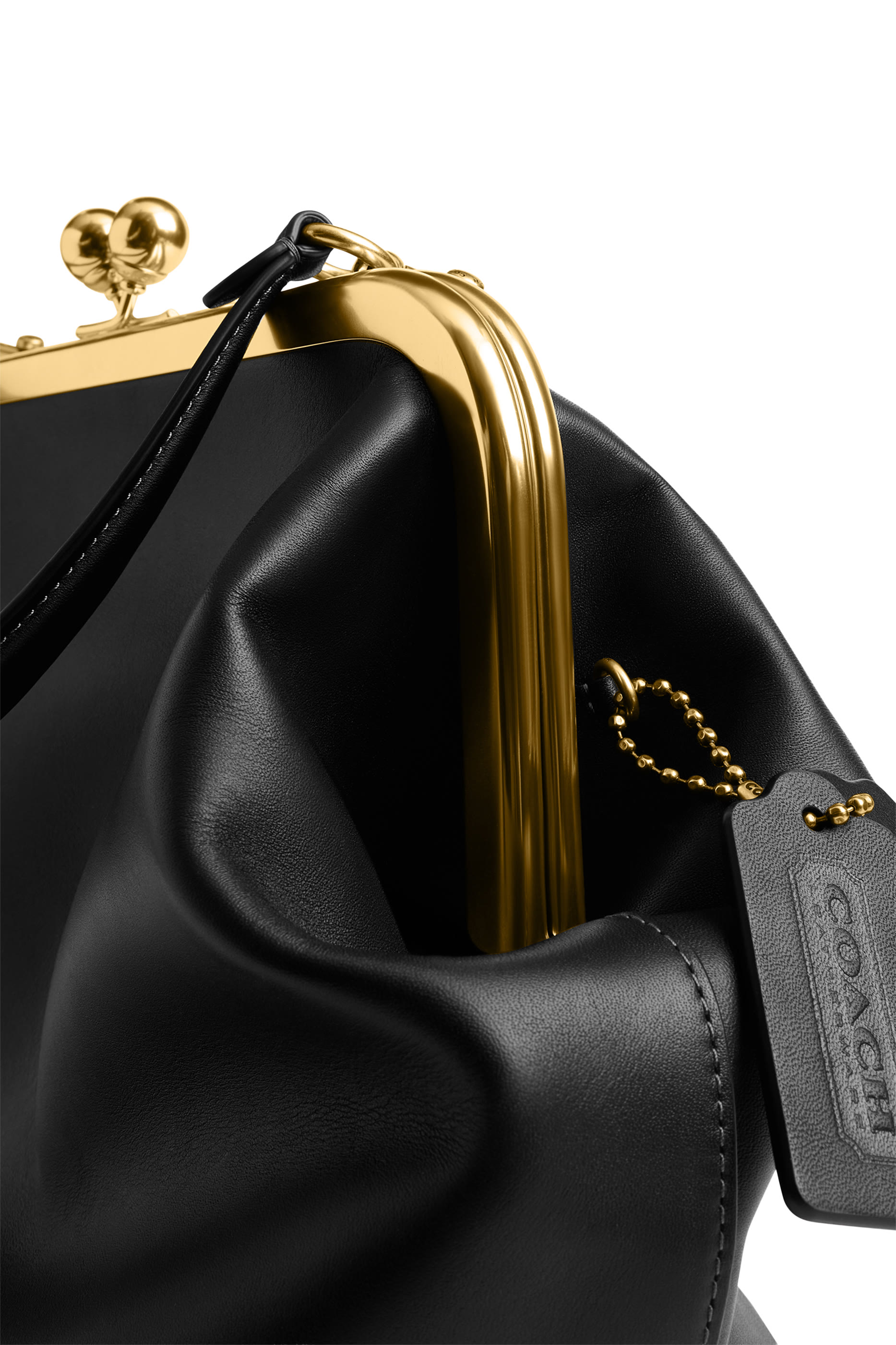 حقيبة 27 بإطار بقفل متداخل