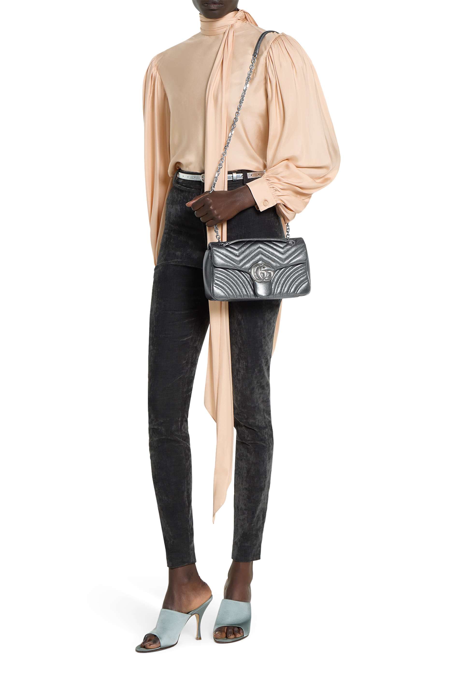 حقيبة كتف مارمونت متوسطة بشعار حرفي الماركة 