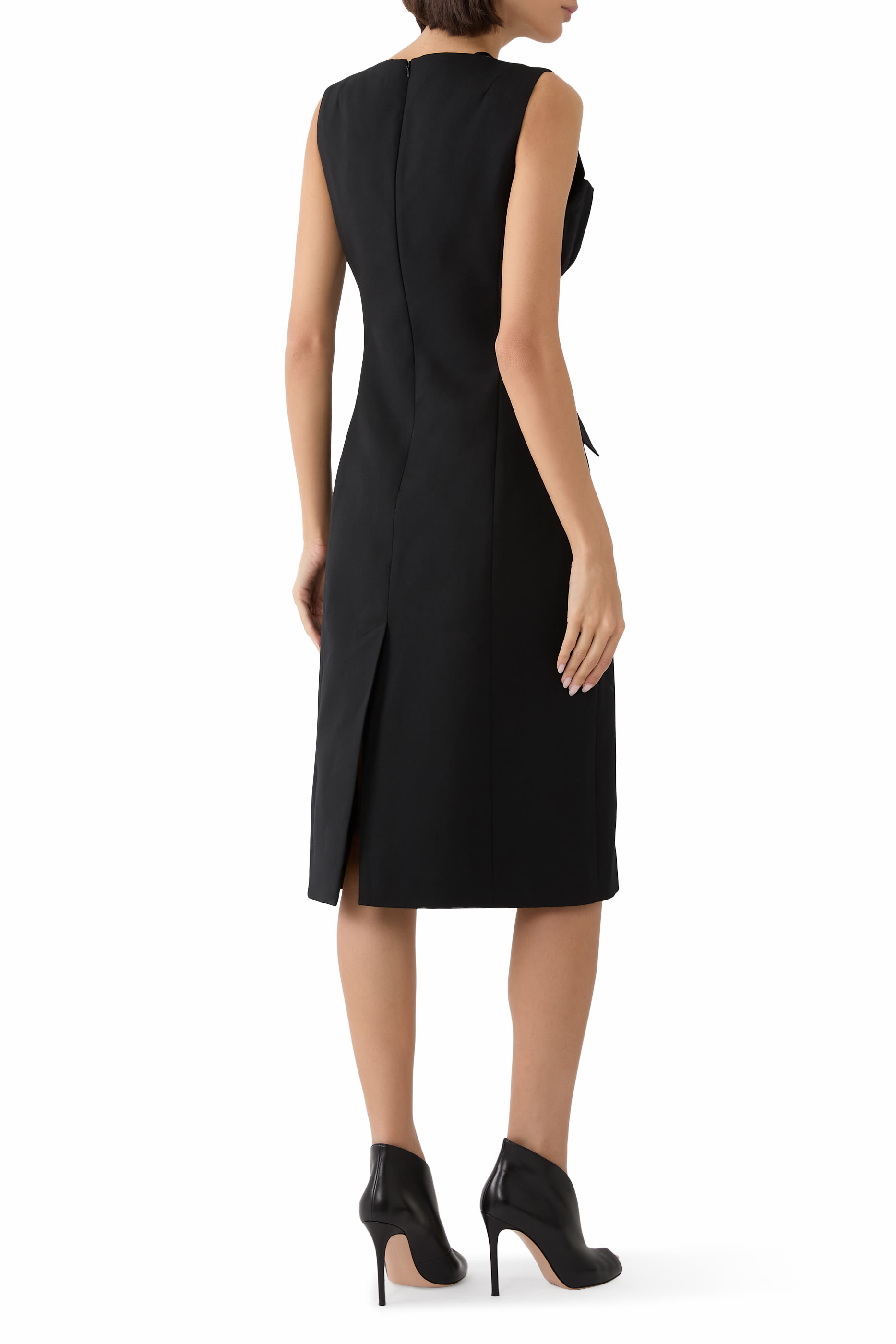 فستان بصدر بتصميم بالكونيت