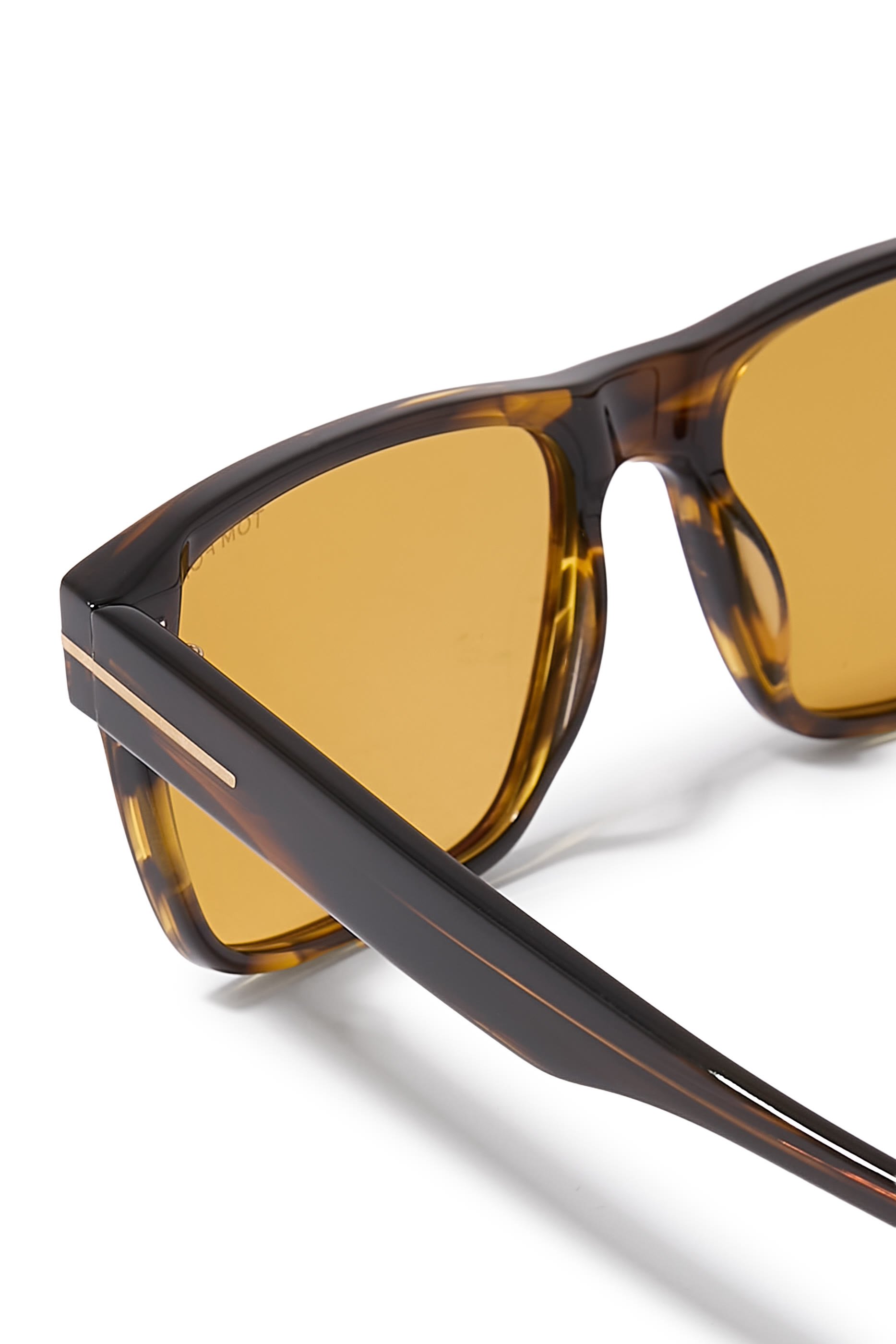 نظارة كالدير شمسية