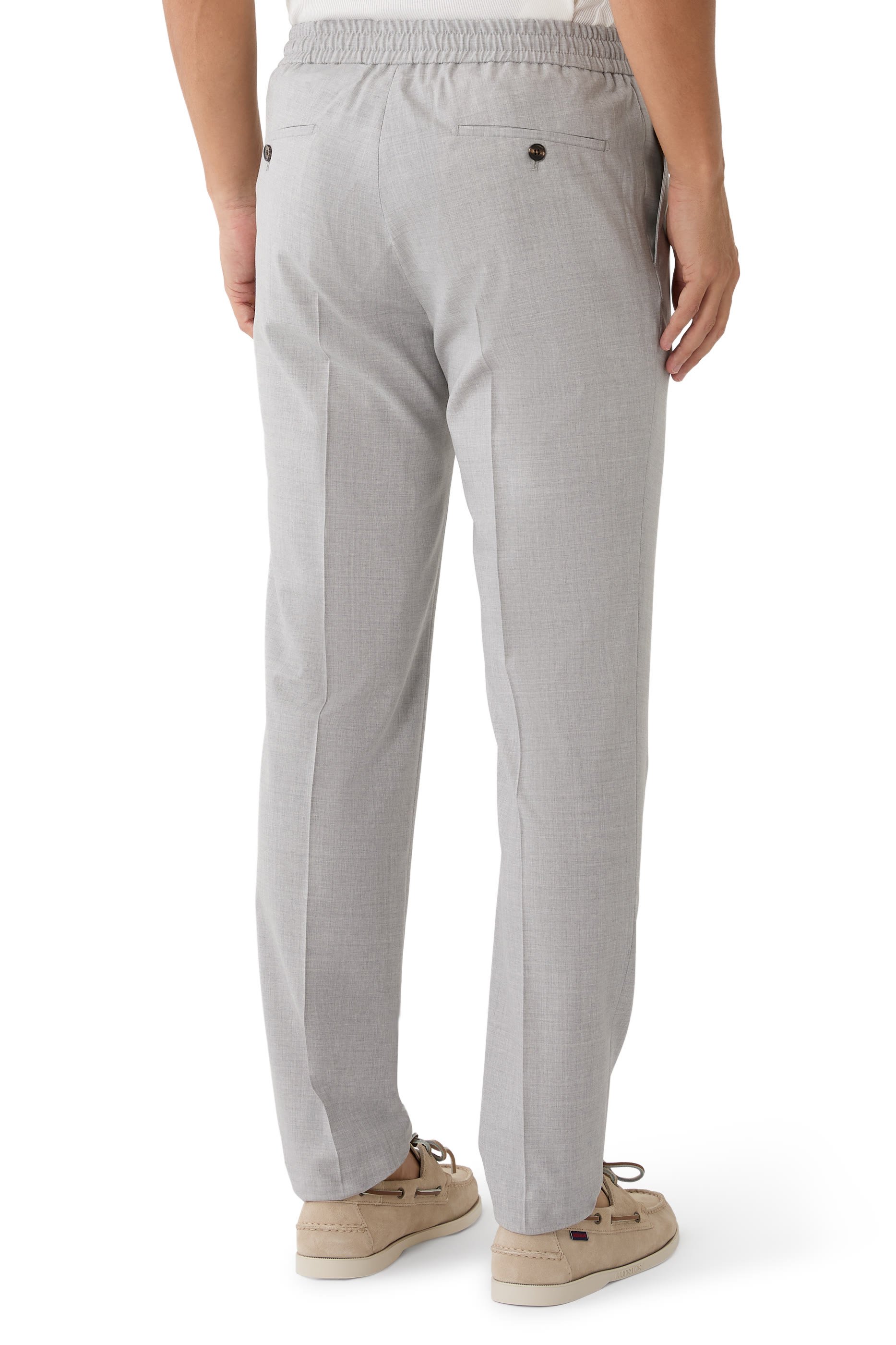 بنطال بقصة تضيق باتجاه الأسفل برباط تضييق 