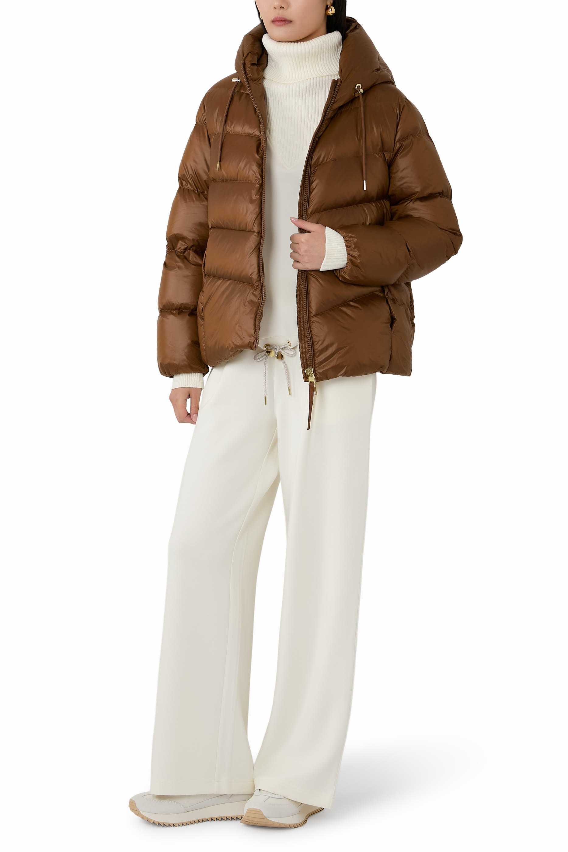 سويت شيرت هانا بياقة عالية