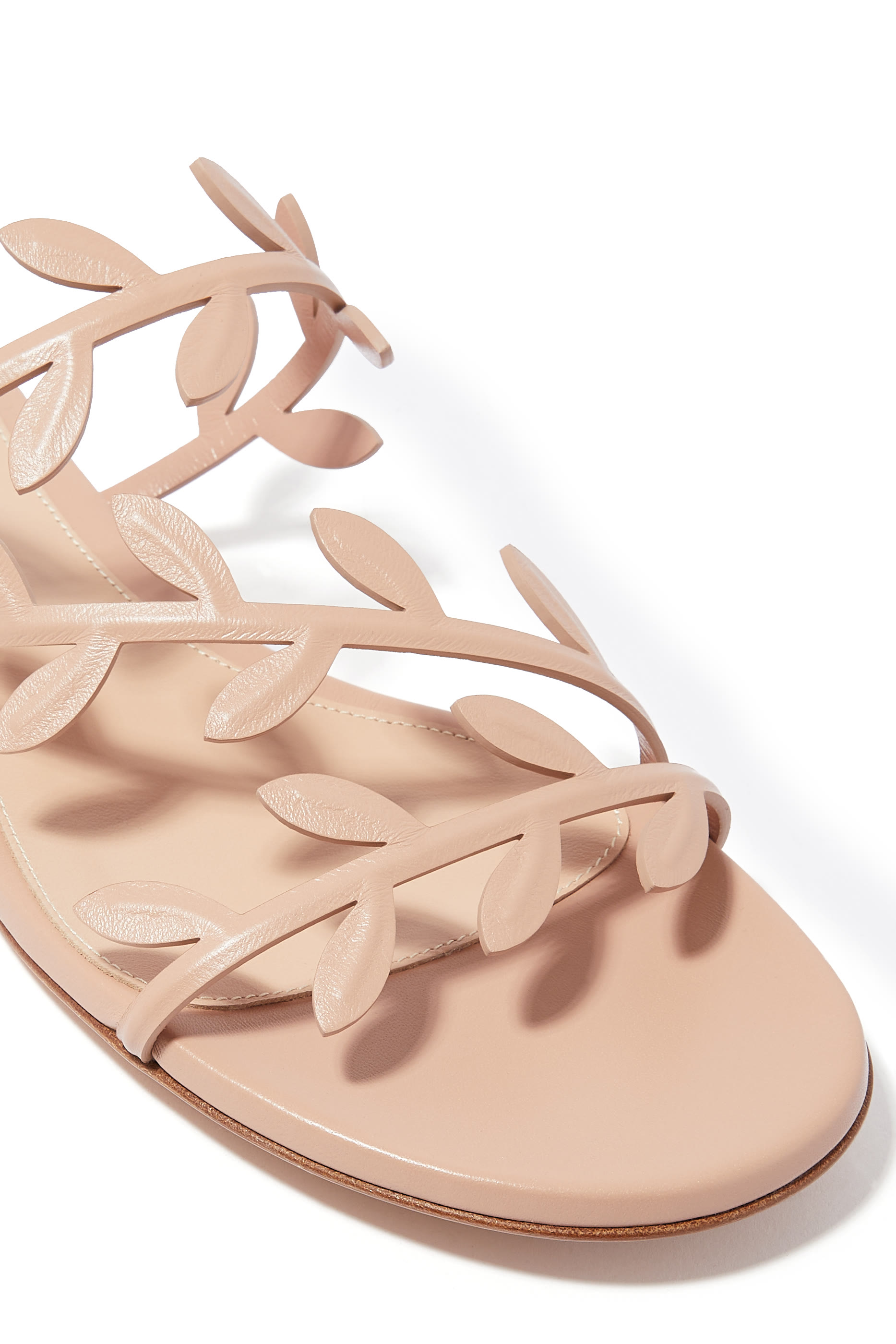 صندل فلافيا جلد بتصميم غير متماثل