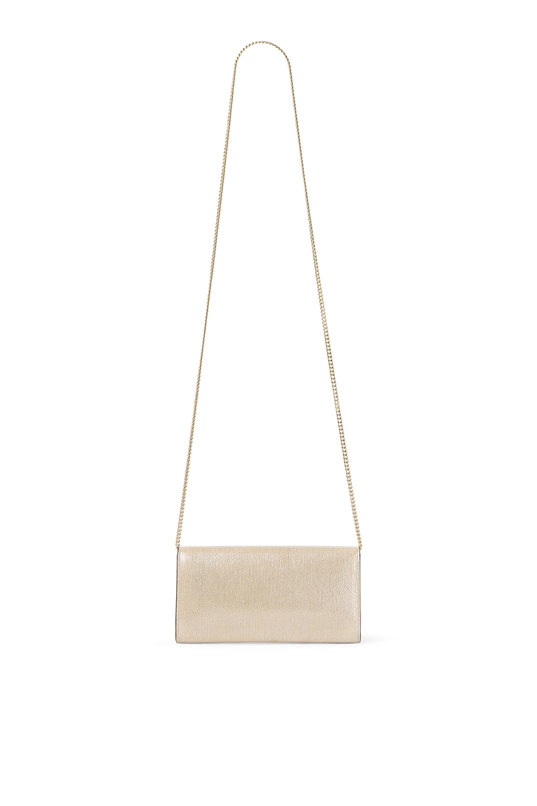 كلاتش إيمي جلد لامع مزين بخطوط