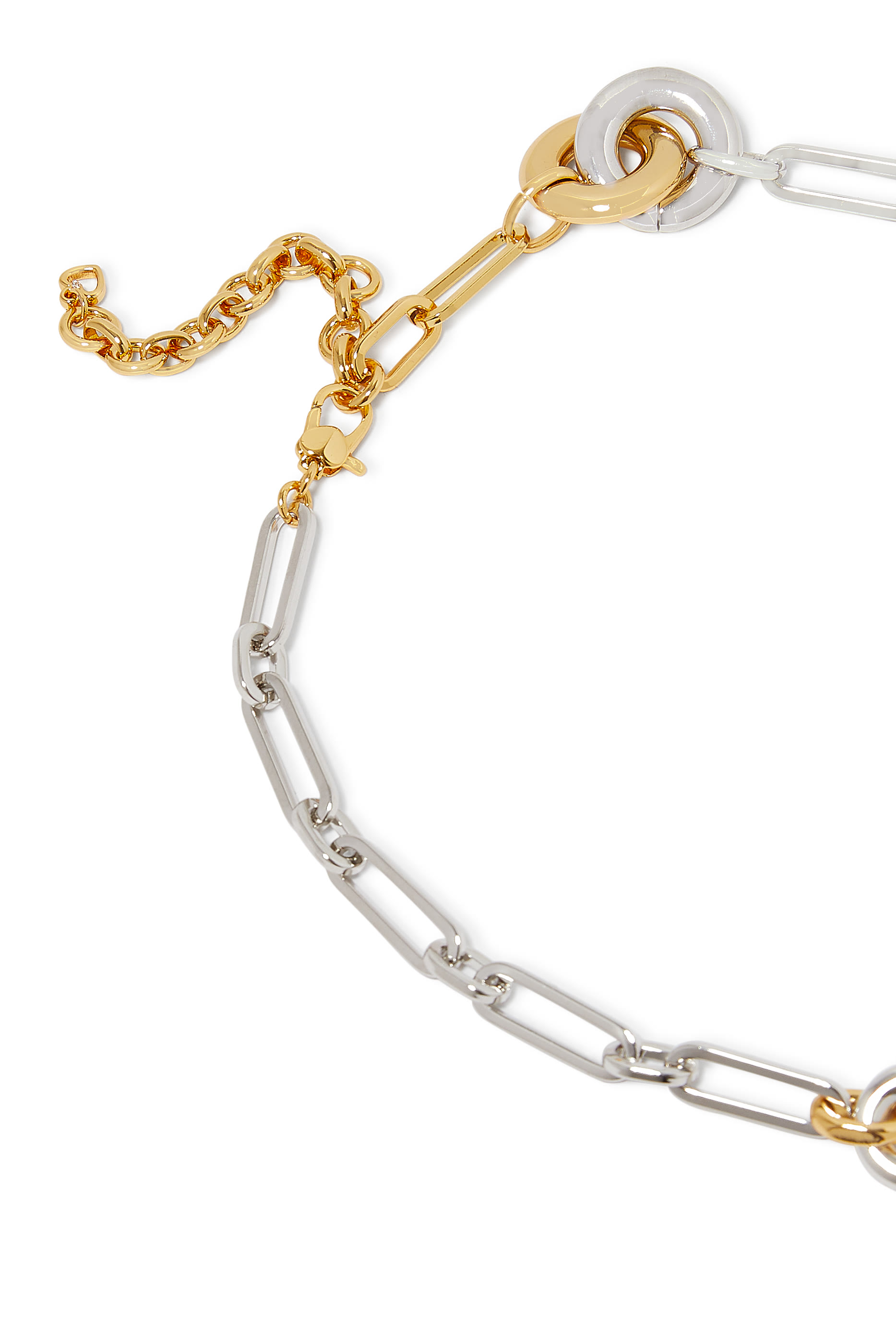 قلادة طويلة بتفاصيل متداخلة