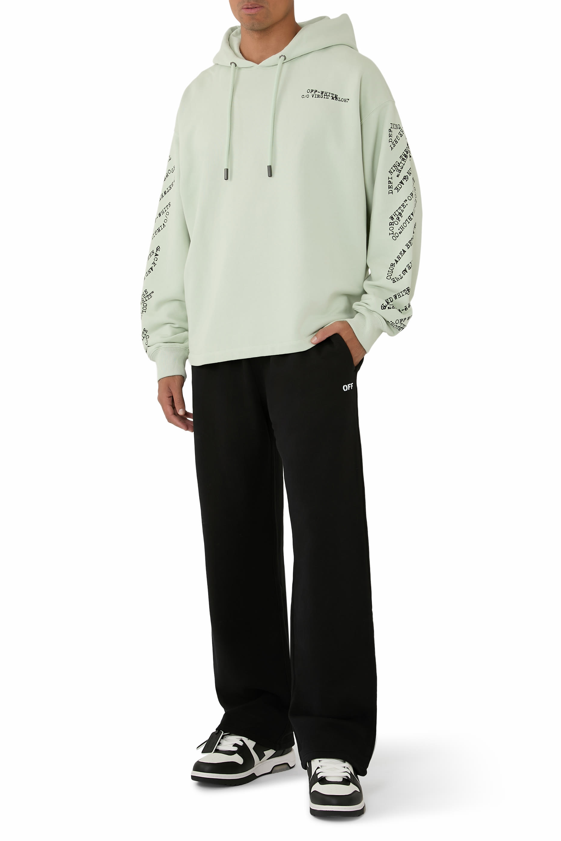 هودي بطبعة شعار الماركة مائل