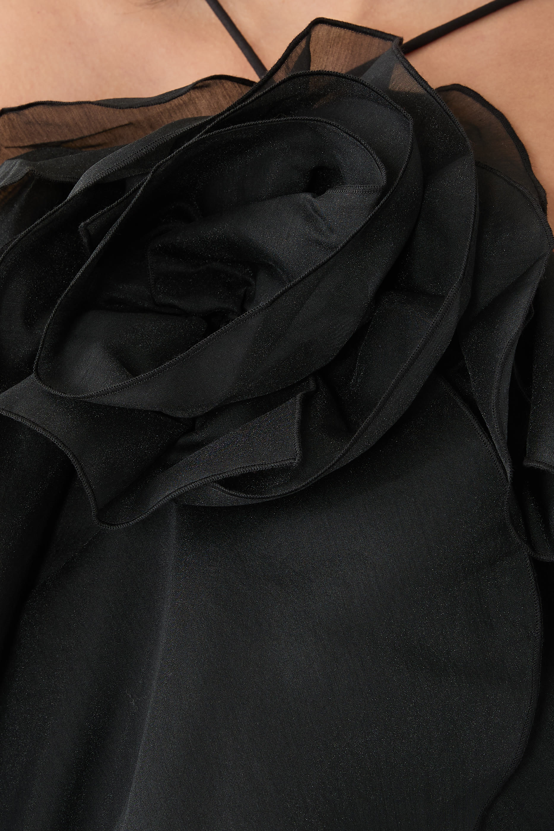 فستان طويل باندوريا بتصميم متدرج