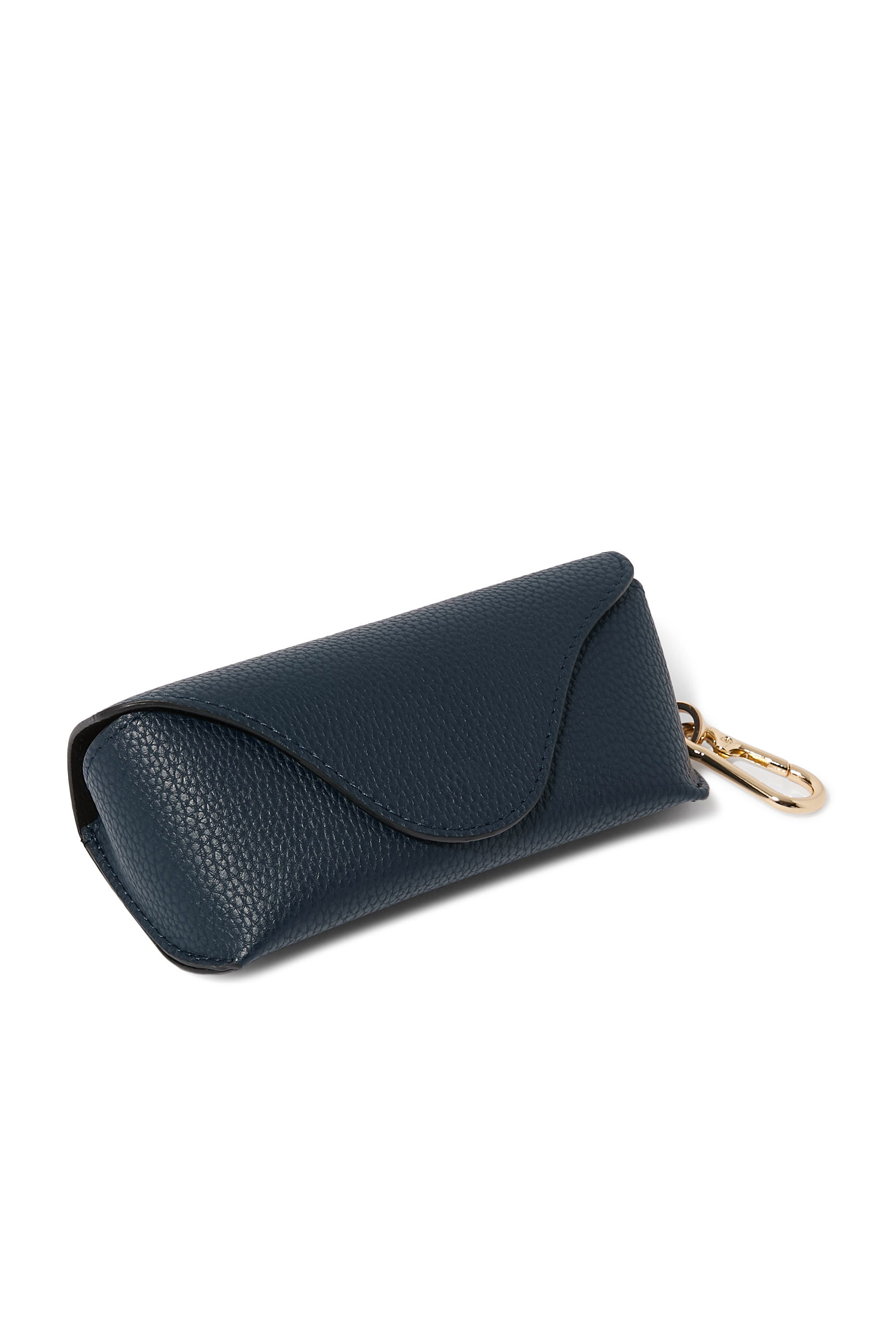 نظارة شمسية بشعار الماركة وإطار هندسي