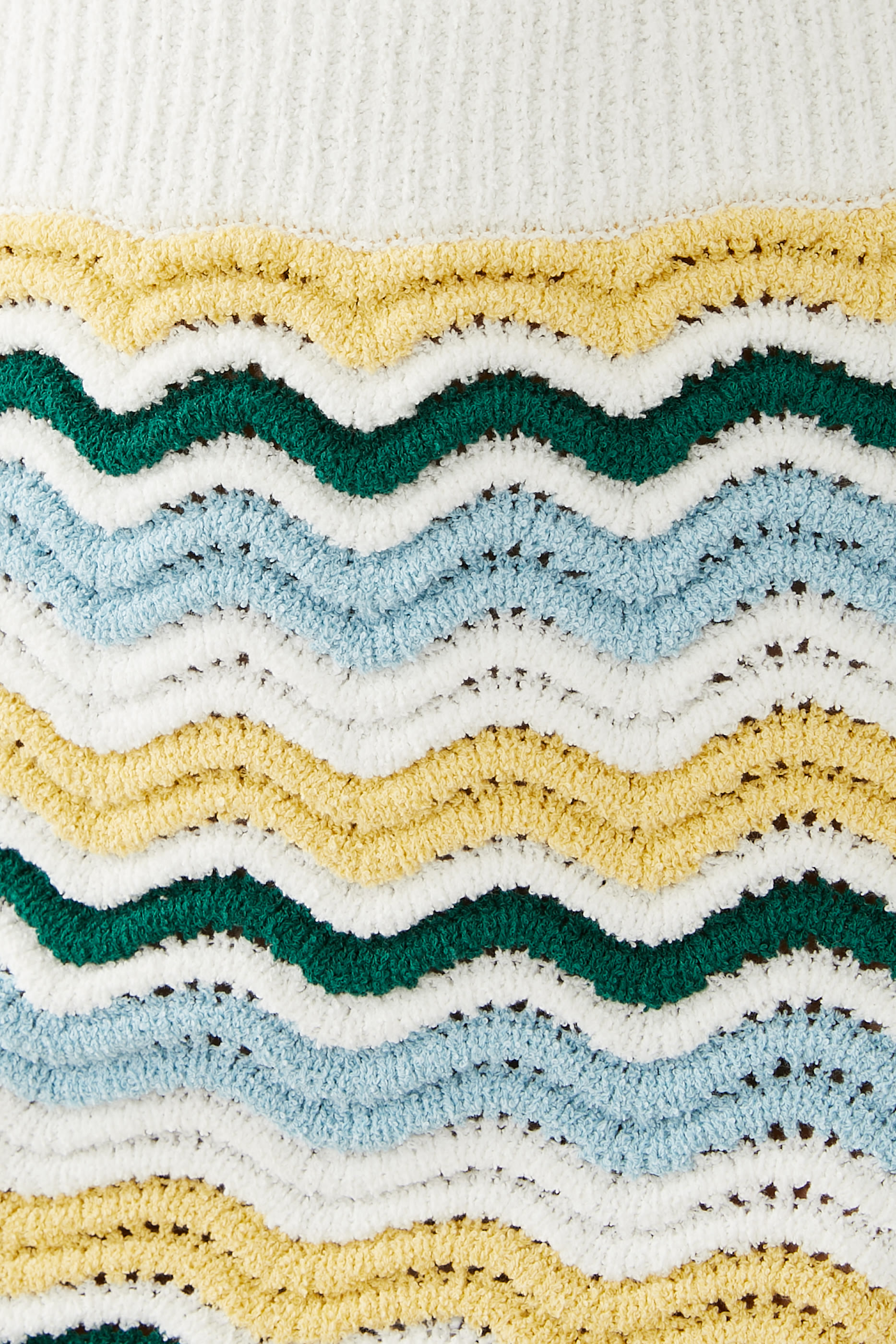 تنورة بنقشة مموجة بوكليه