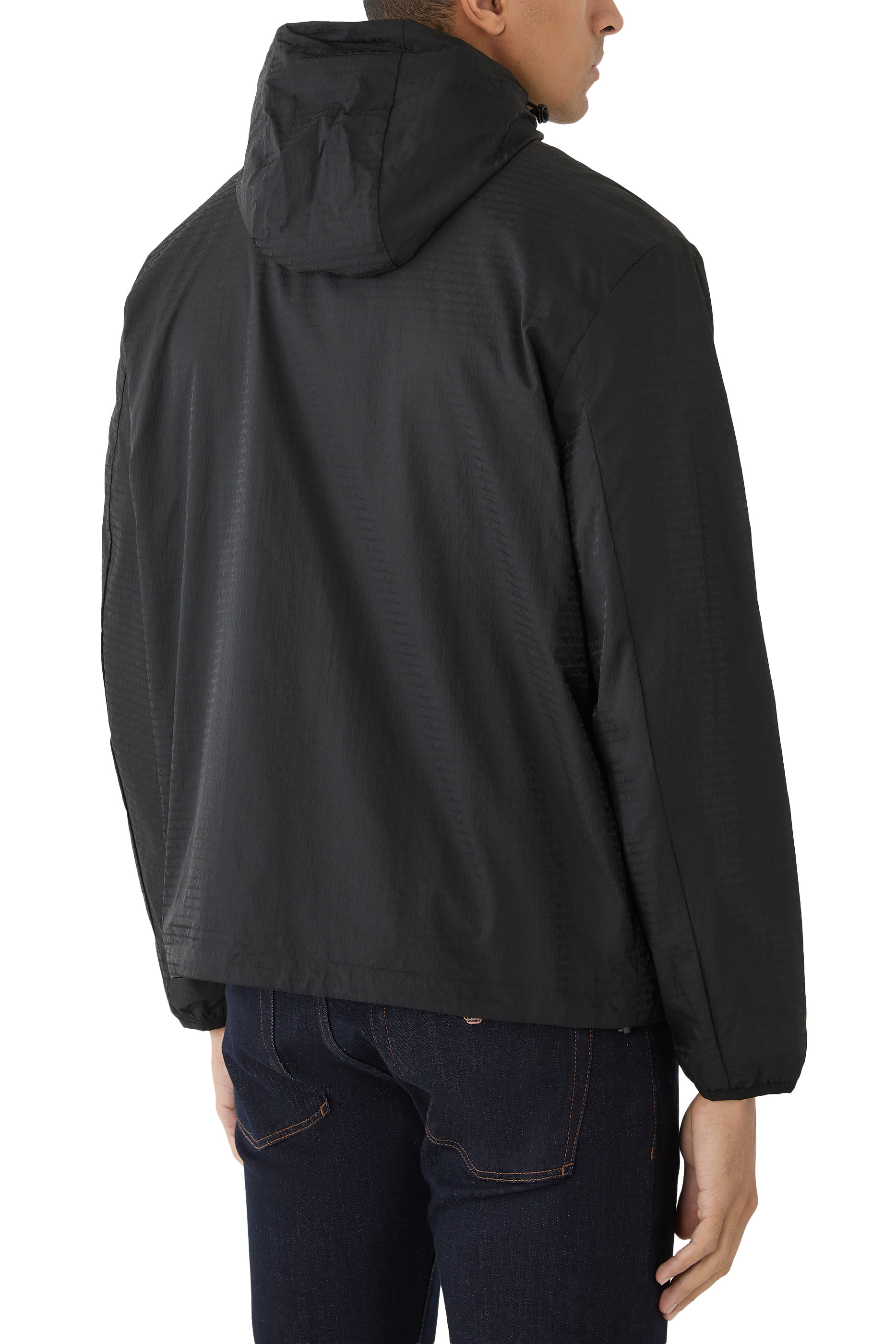 جاكيت بشعار الماركة بالكامل قماش مقاوم للماء