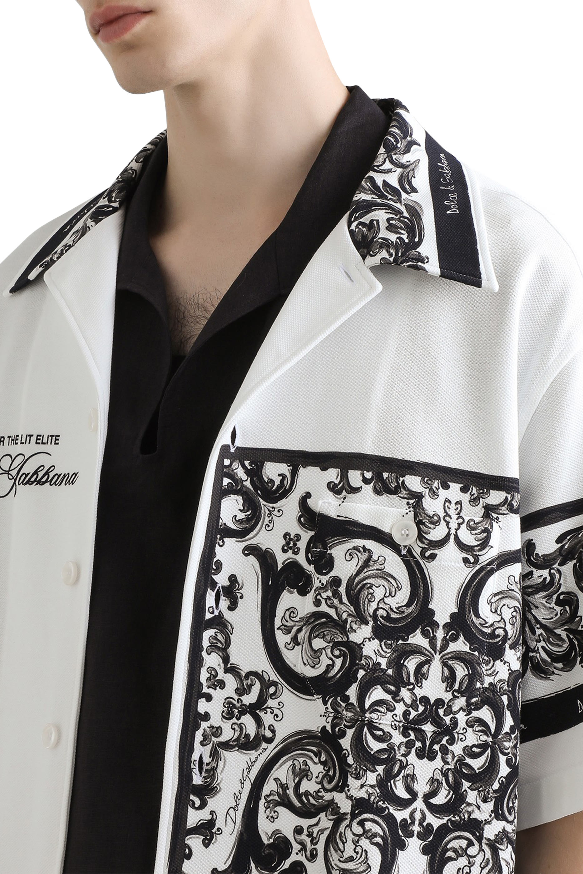 قميص بطبعة مايوليكا