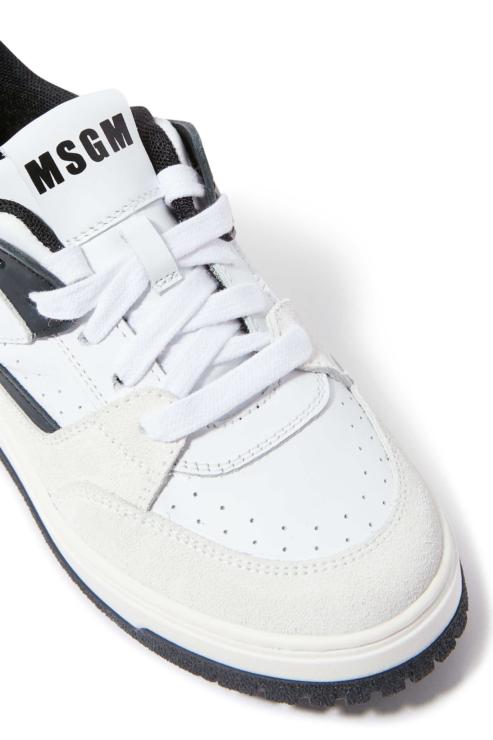 سنيكرز بشعار الماركة للأطفال