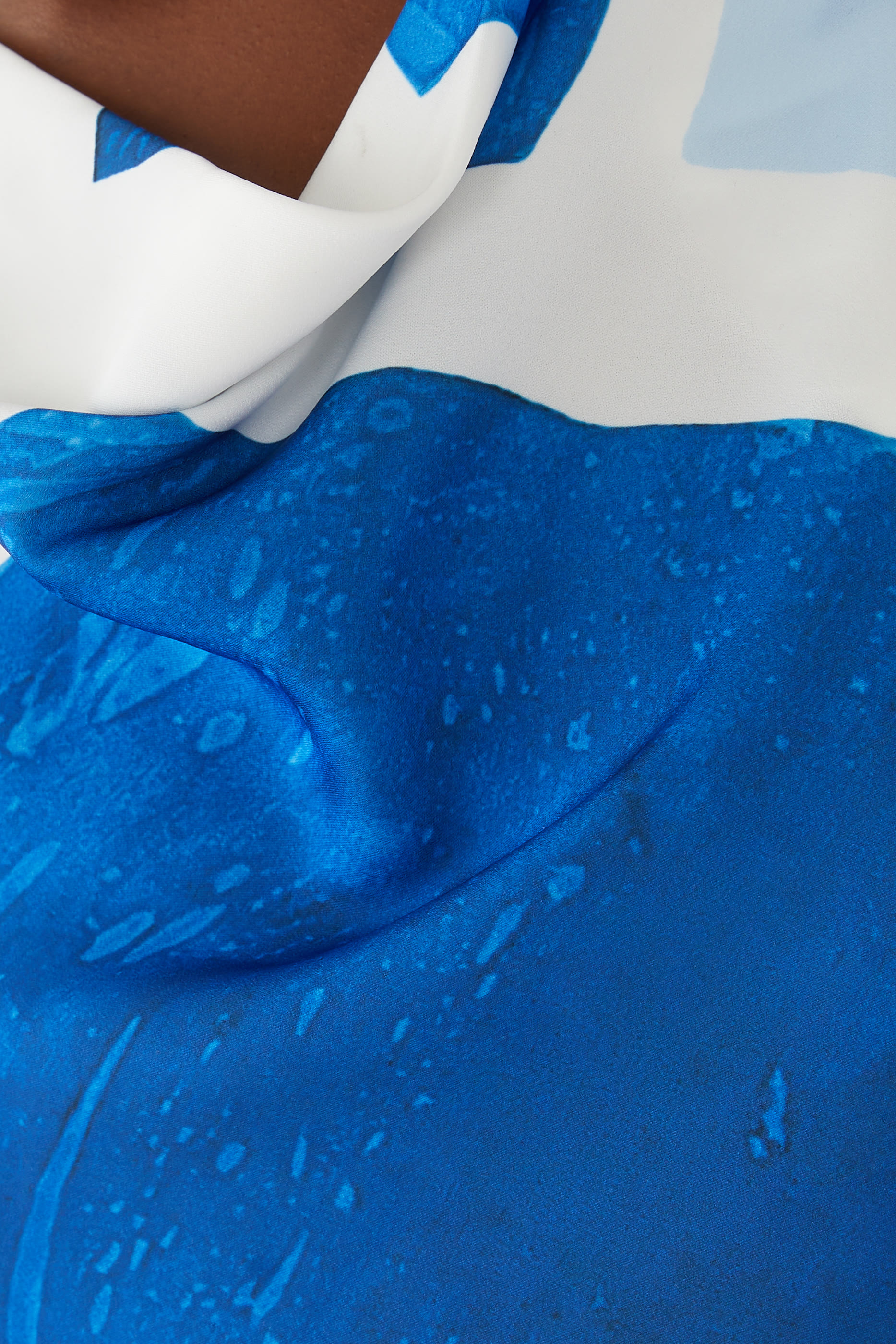 بلوزة بريدجت