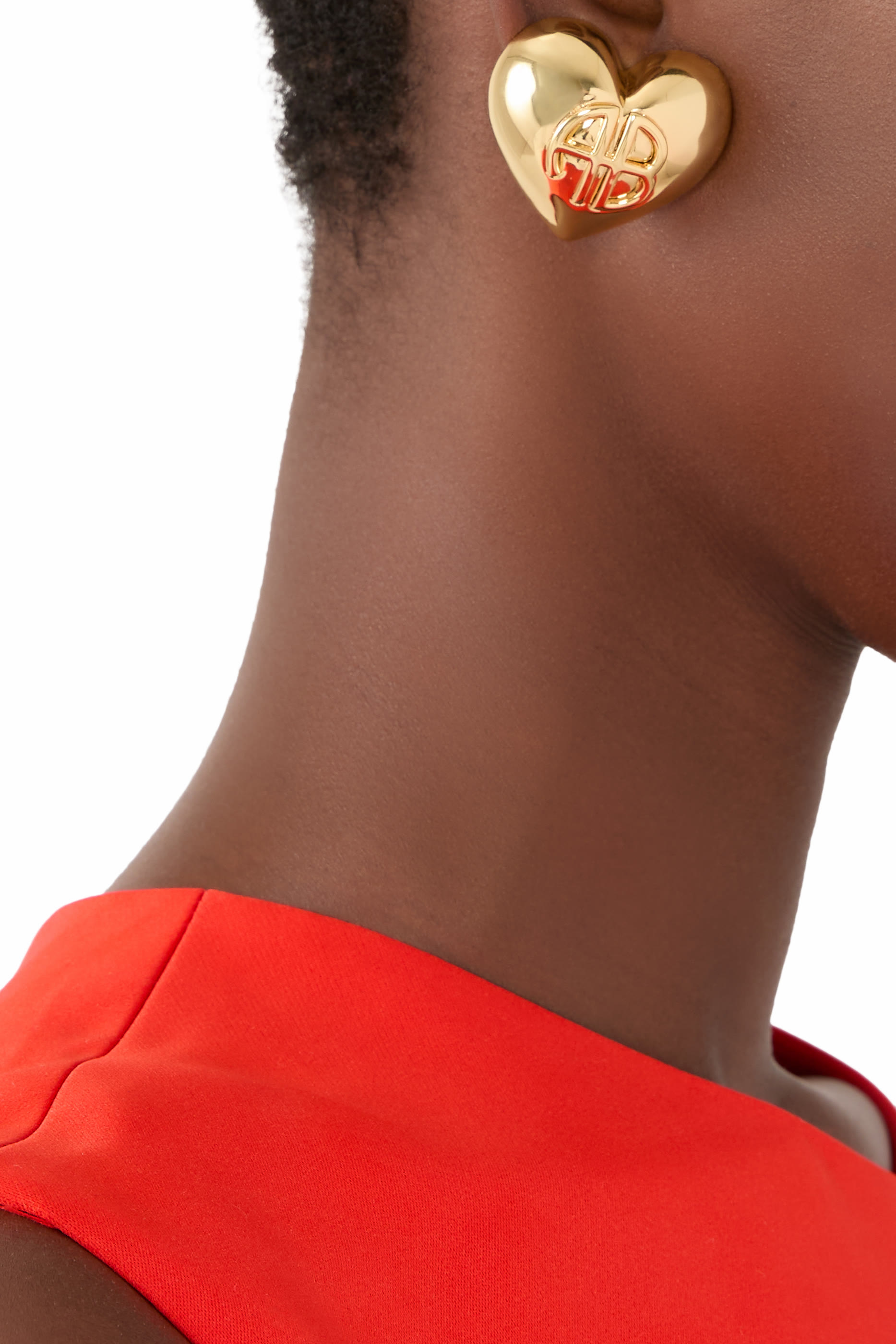 أقراط شانكي بتصميم قلب