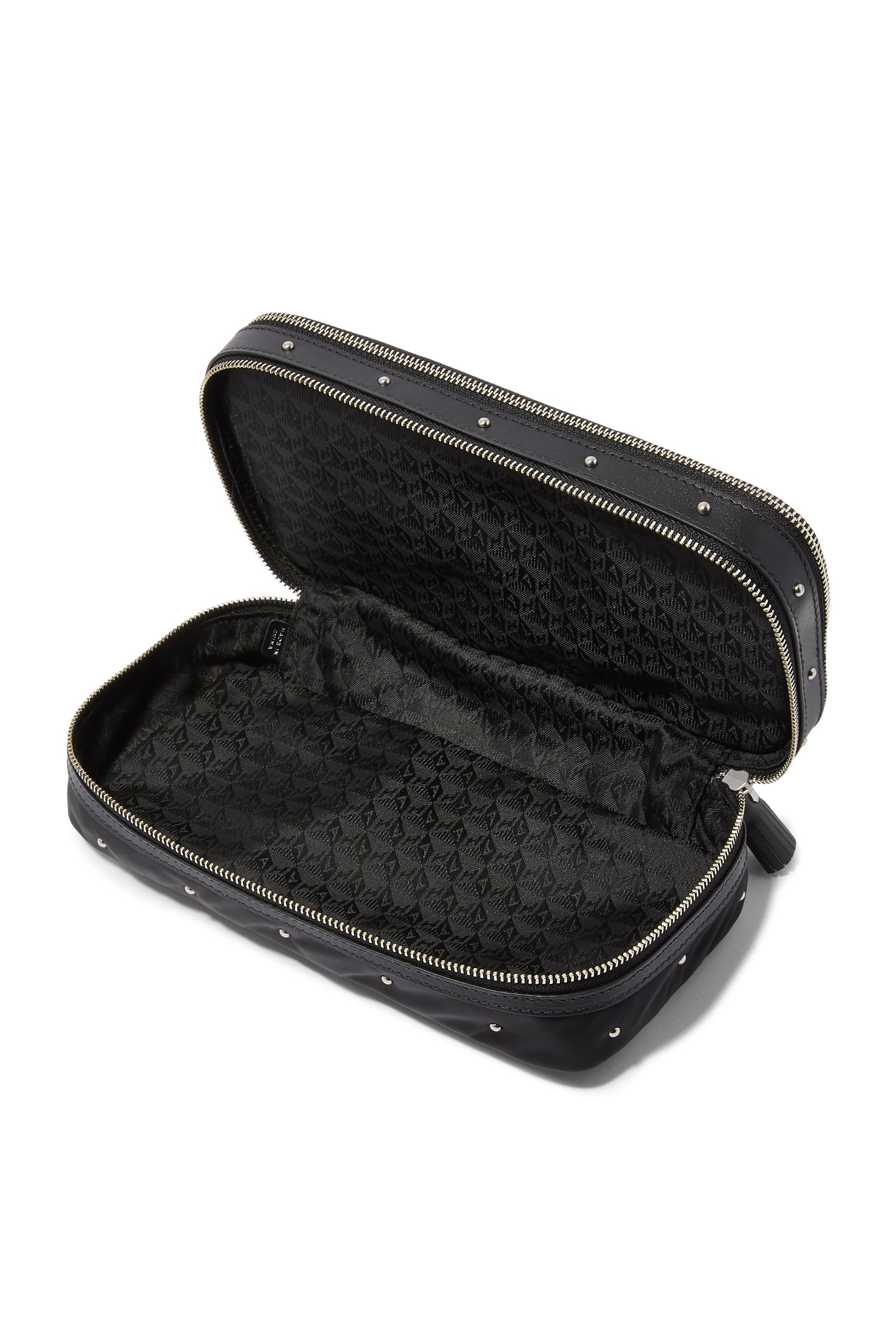 حقيبة مكياج كبيرة مرصعة بأحجار