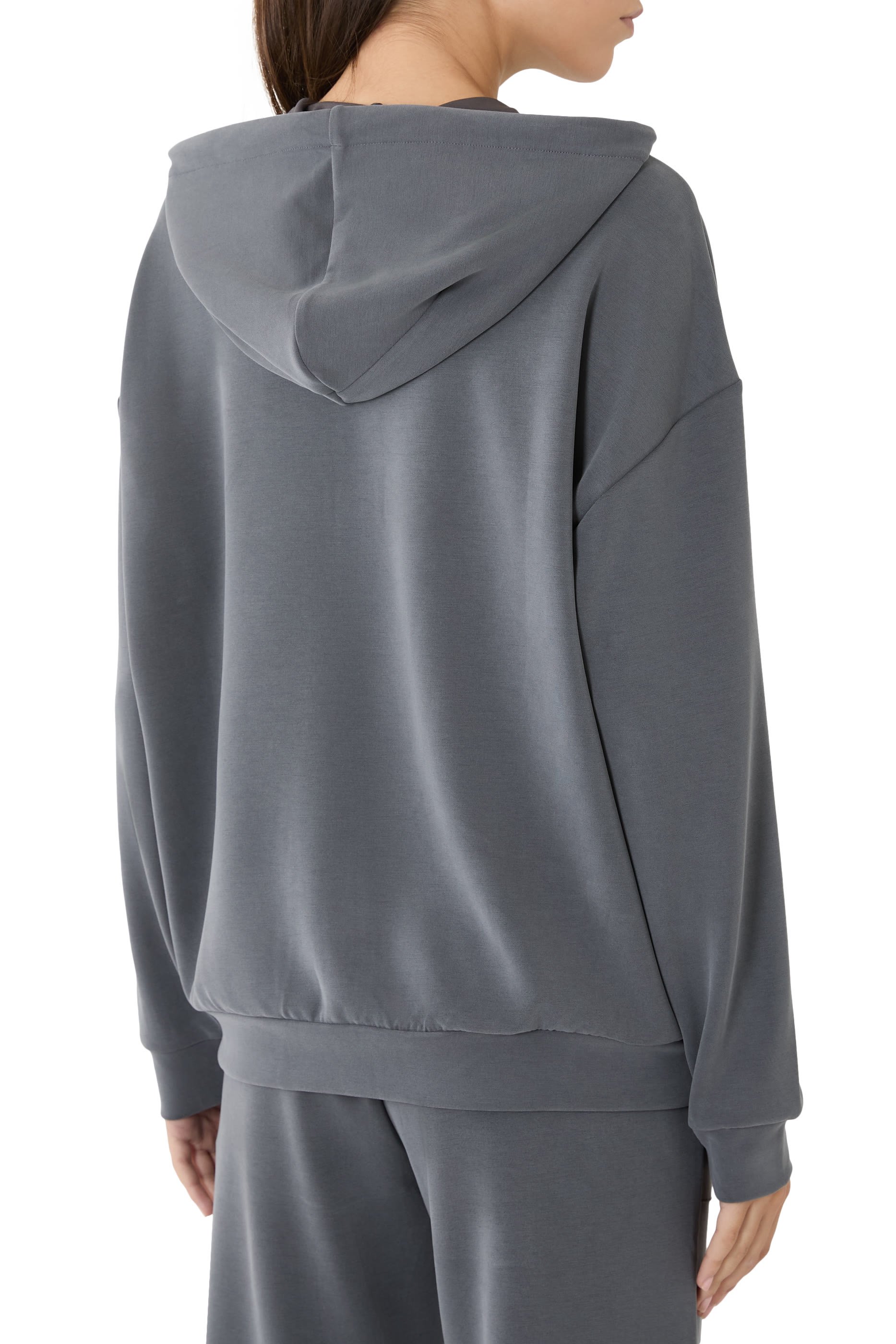 سويت شيرت بشعار الماركة