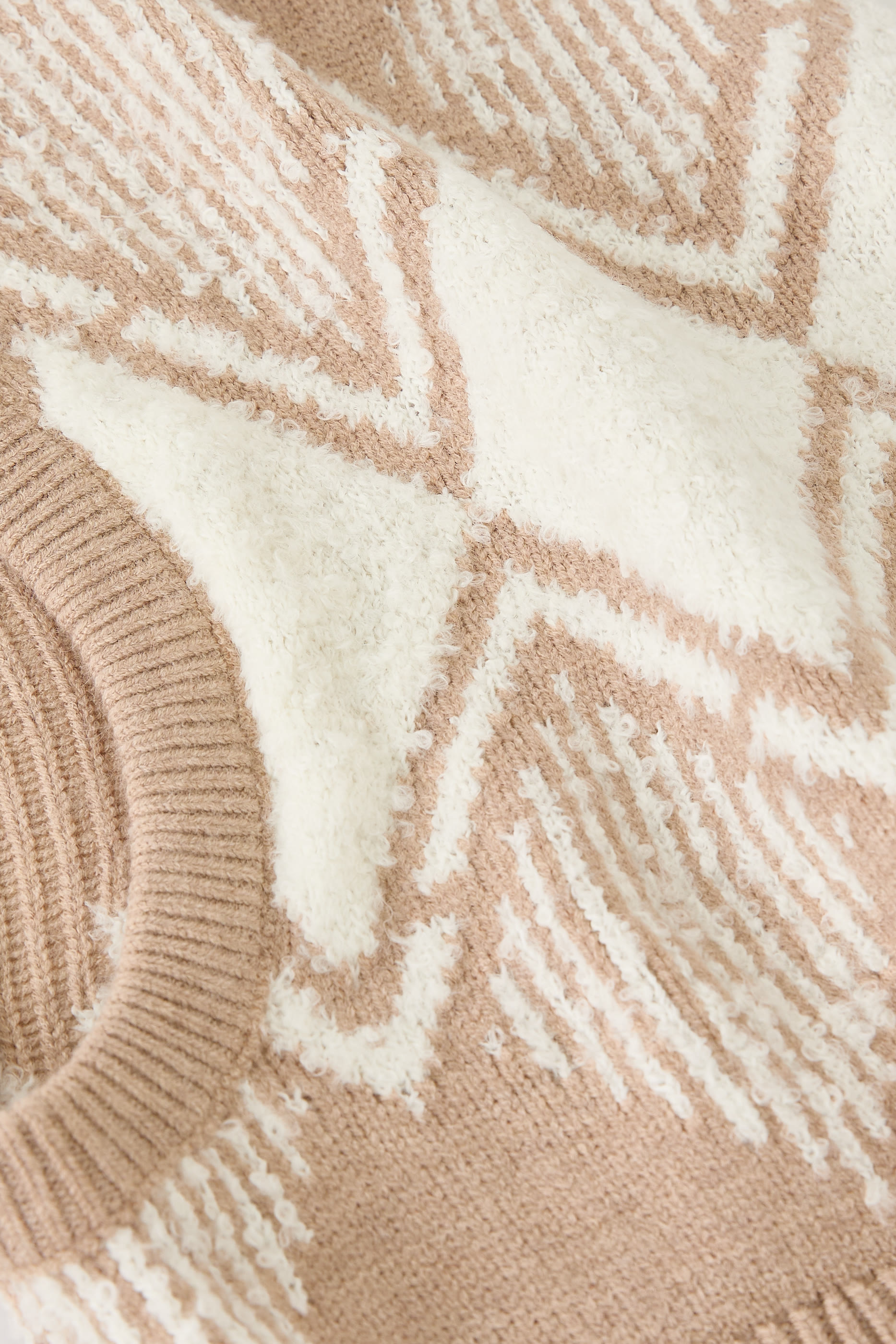 غطاء رأس إيثان منسوج