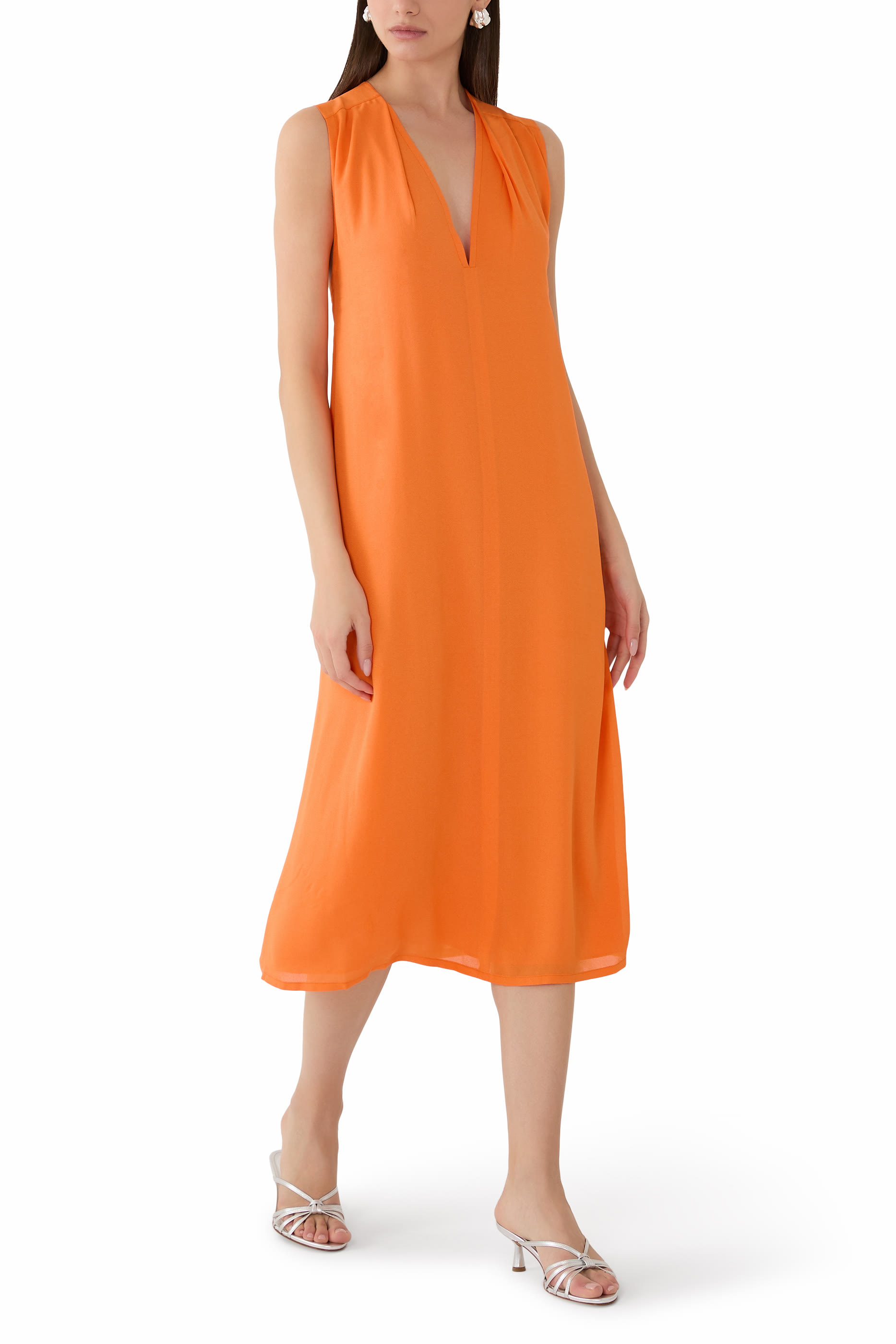 فستان بياقة V متوسط الطول بلا أكمام