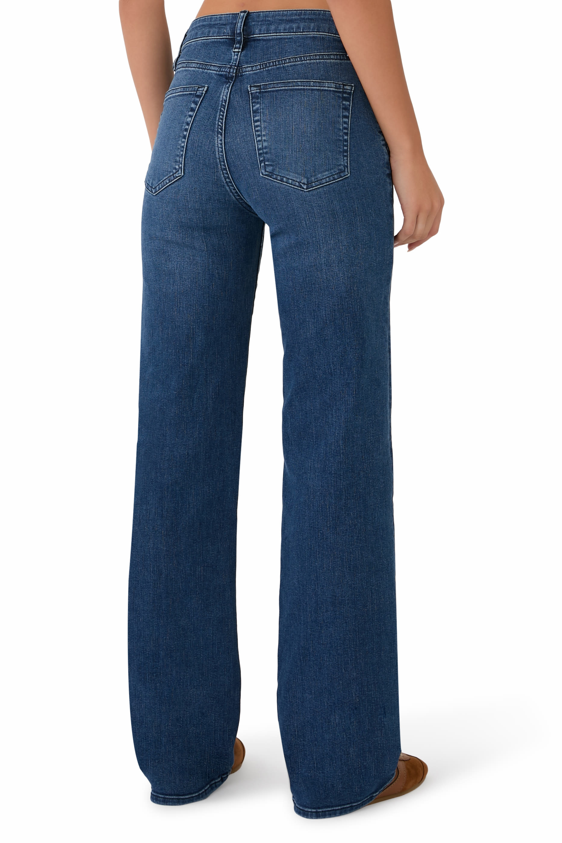 بنطال بقصة مستقيمة