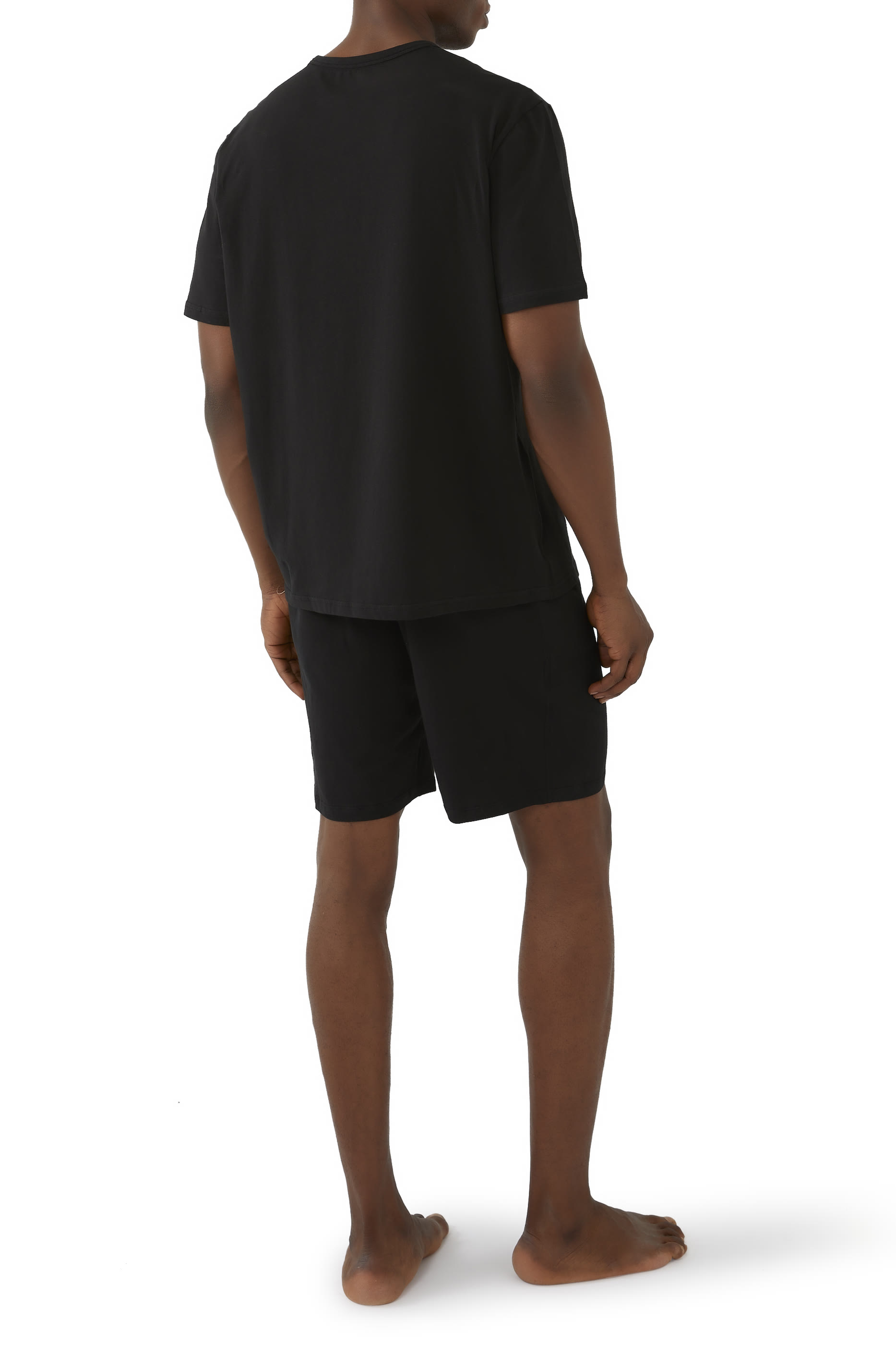 طقم بيجامة بحزام خصر بشعار الماركة