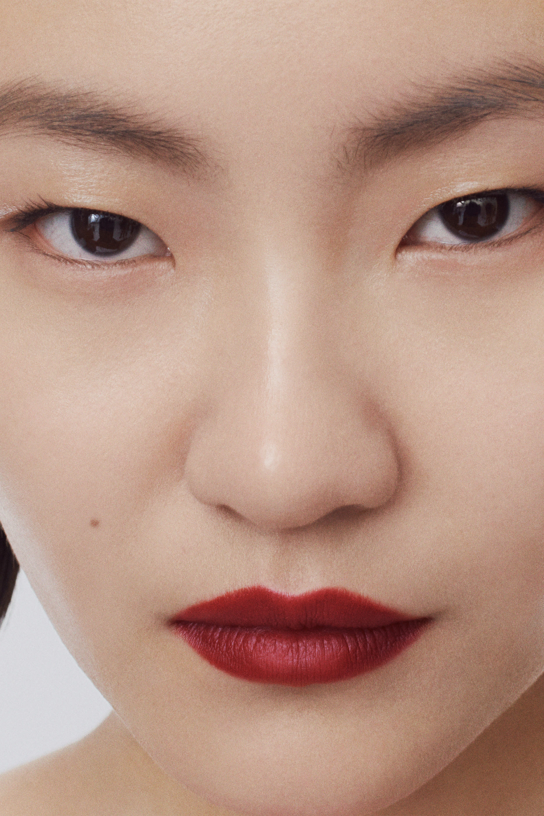 أحمر شفاه غير لامع