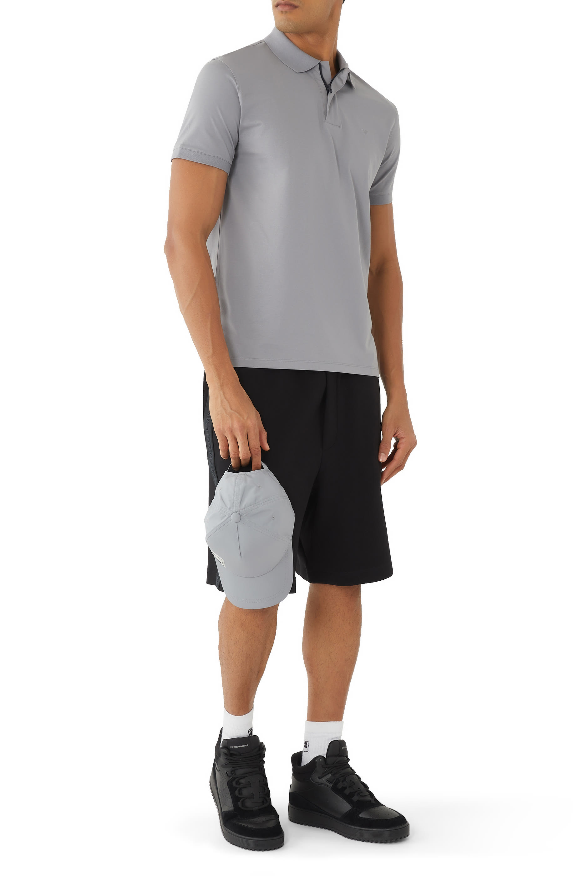 شورت رياضي بشريط شعار الماركة