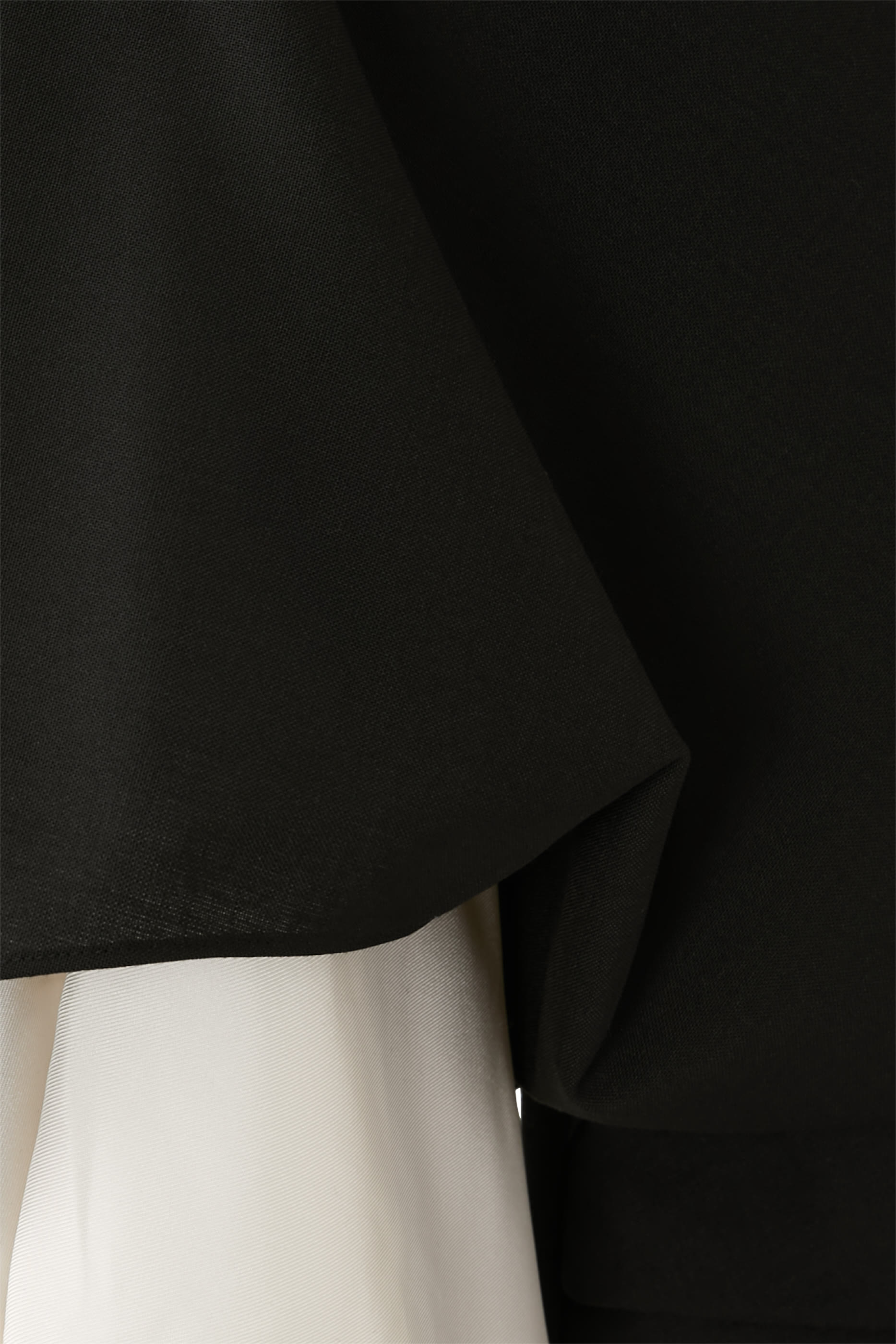 بلوزة درابيه بظهر مفتوح