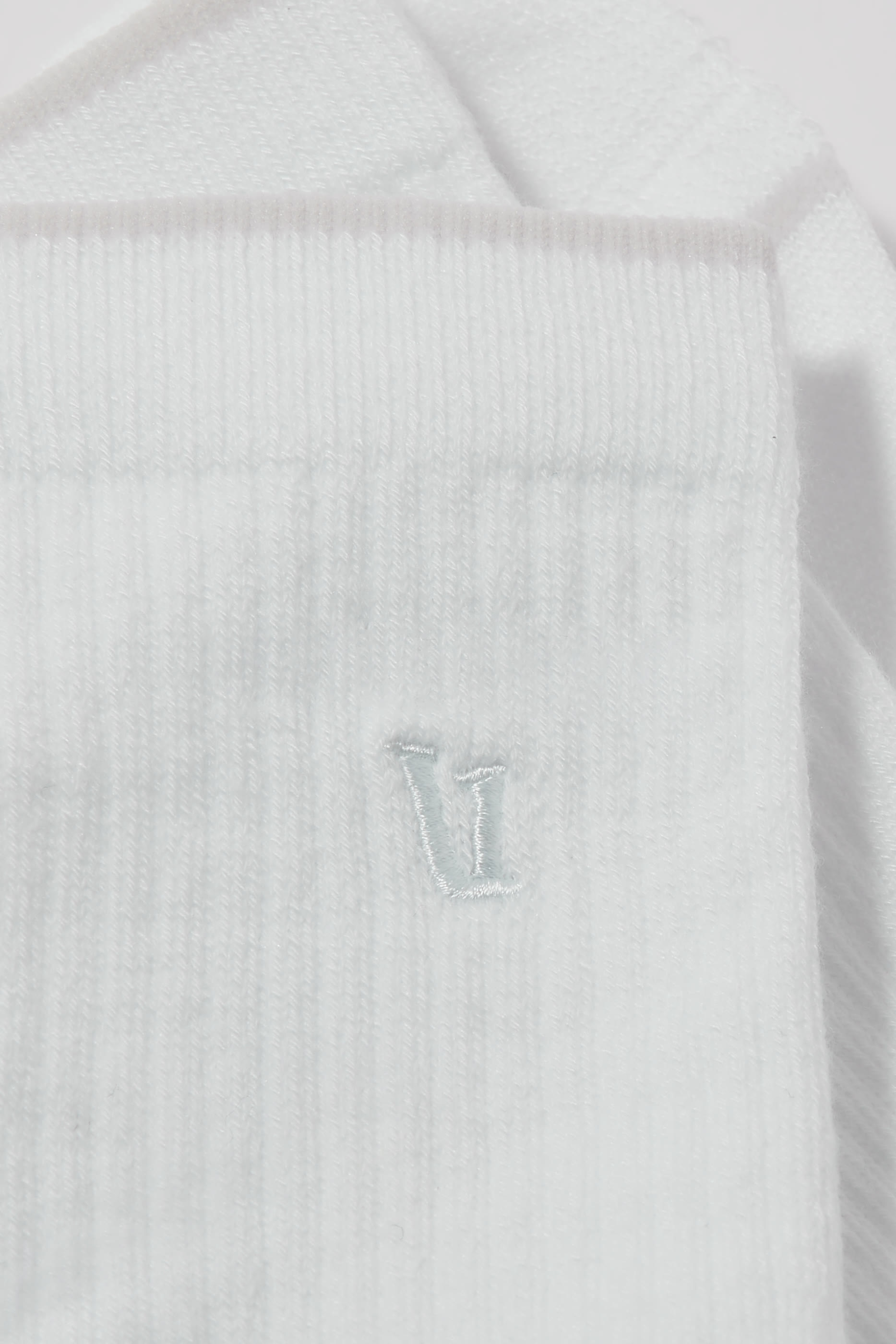 جوارب متوسطة الطول