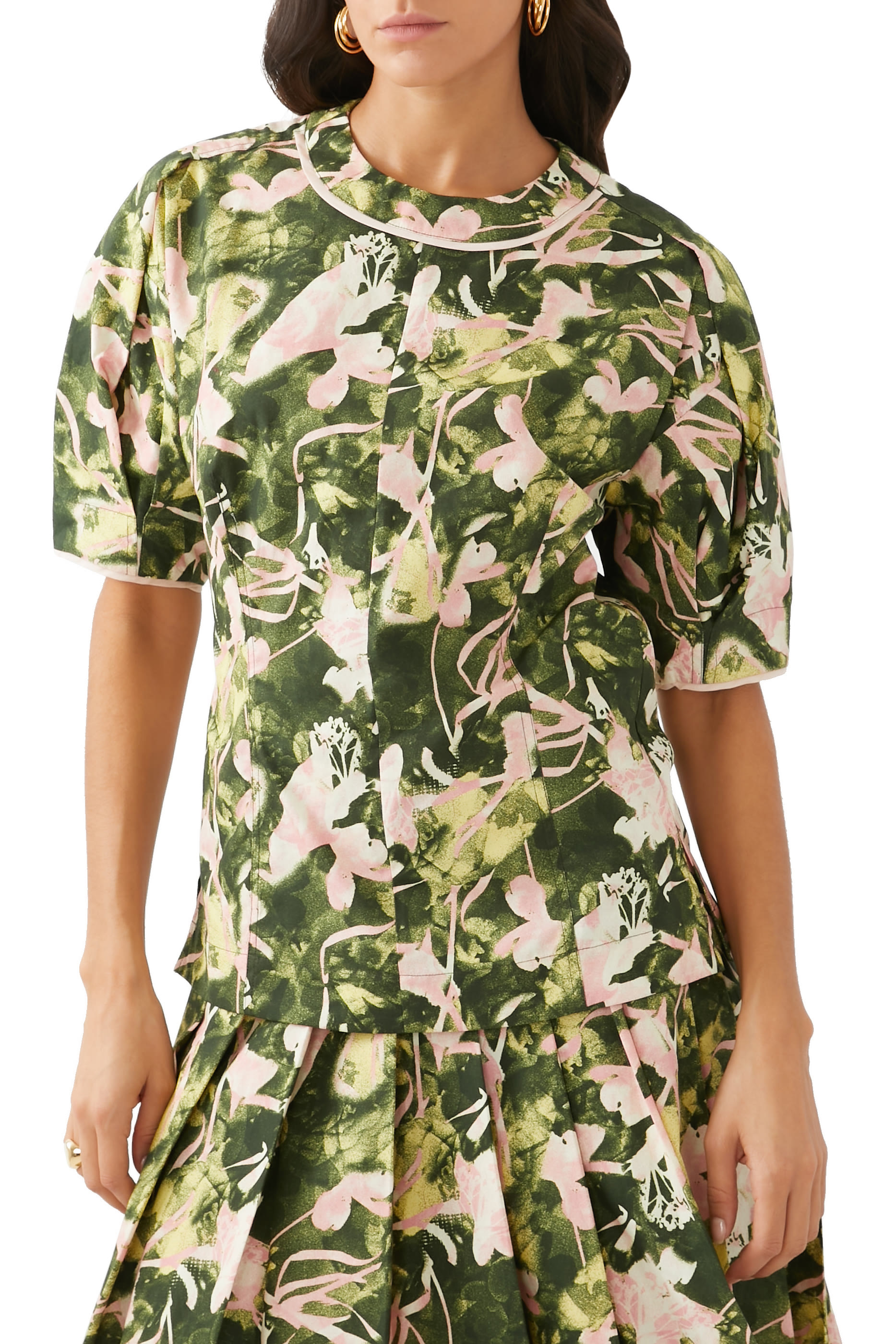 بلوزة بنقشة فلوتينج ايريس وأكمام قصيرة