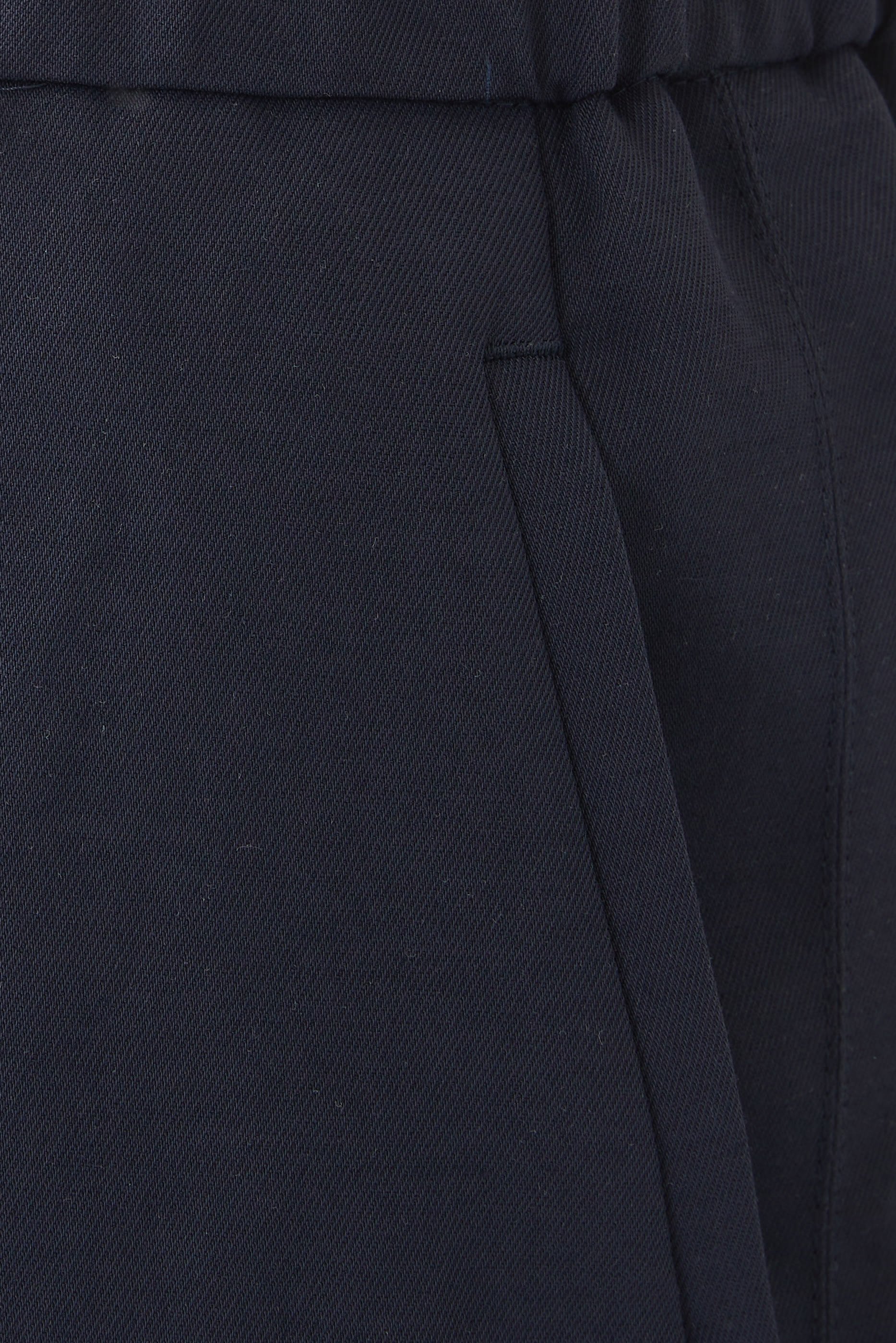 بنطال رياضي مريح للسفر