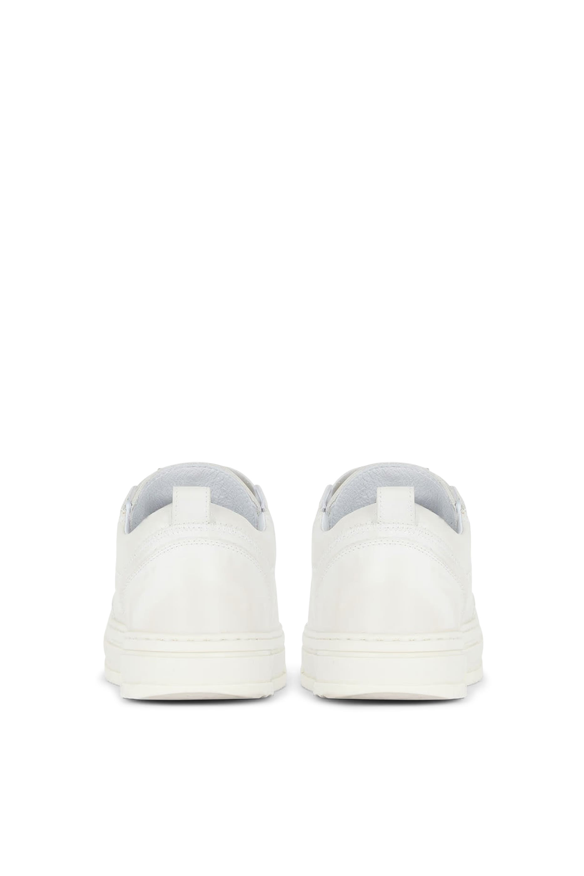 سنيكرز اتش تي ان بكاحل منخفض وتفاصيل ممزقة