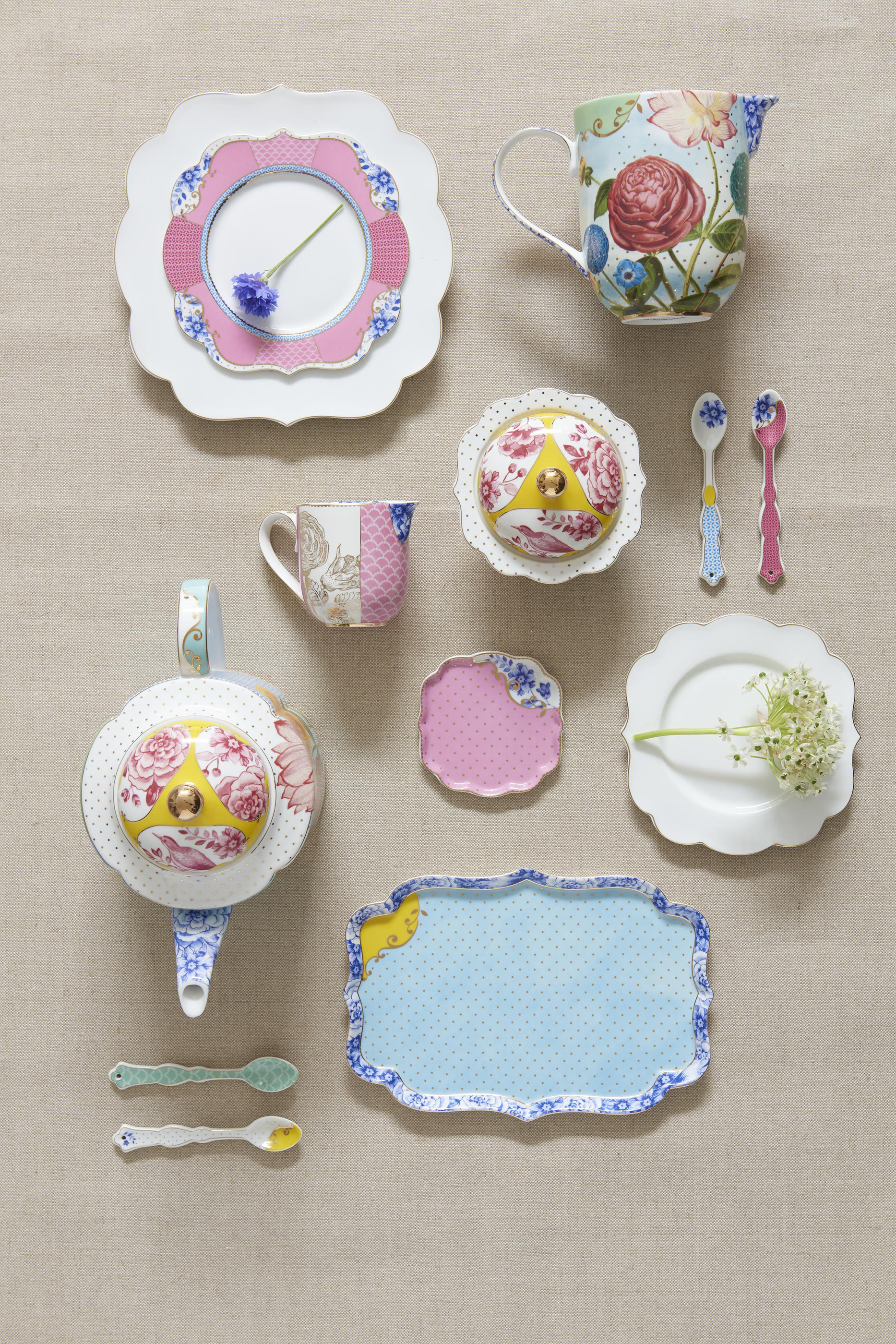 إبريق شاي رويال صغير متعدد الألوان