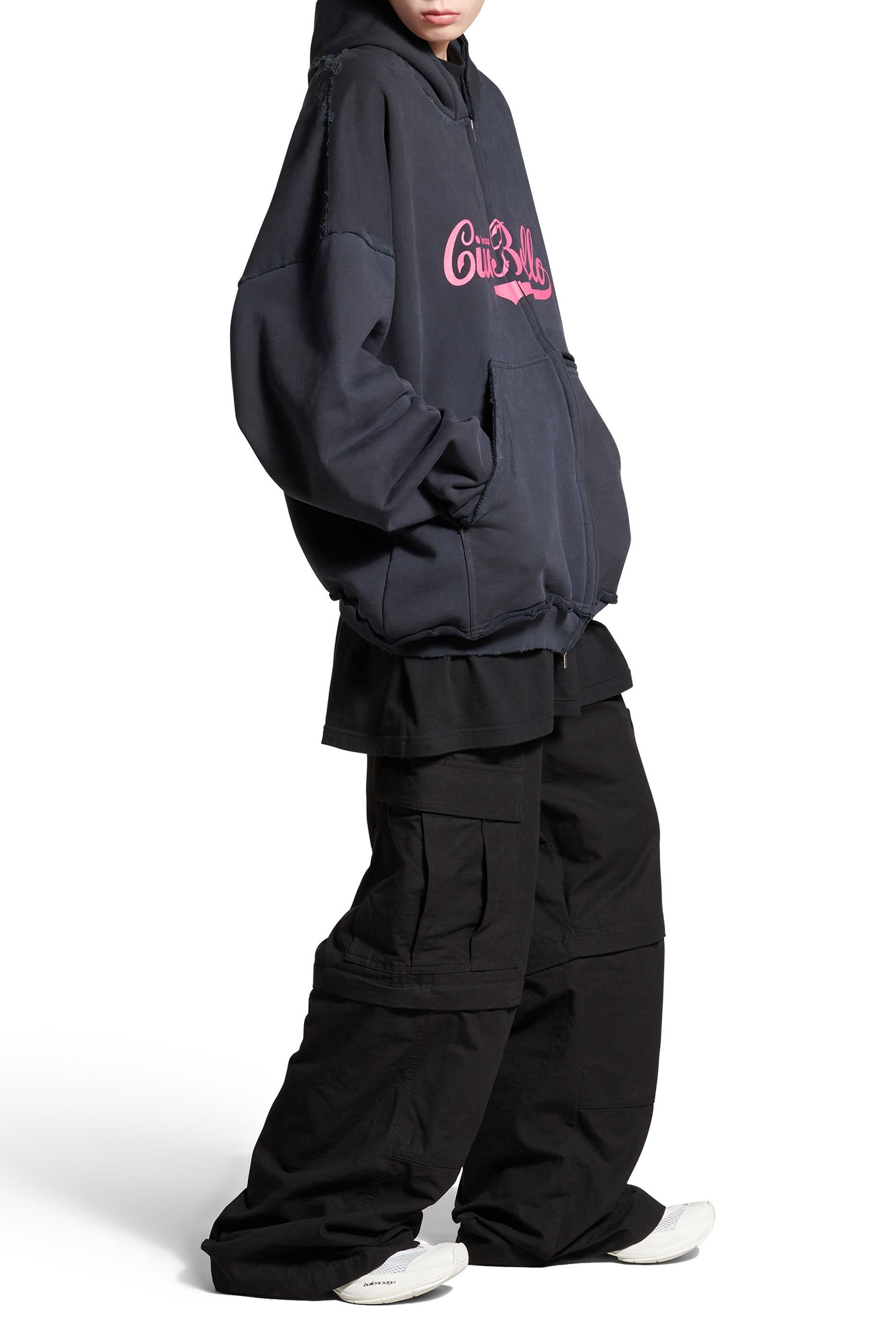 سنيكرز سيركت