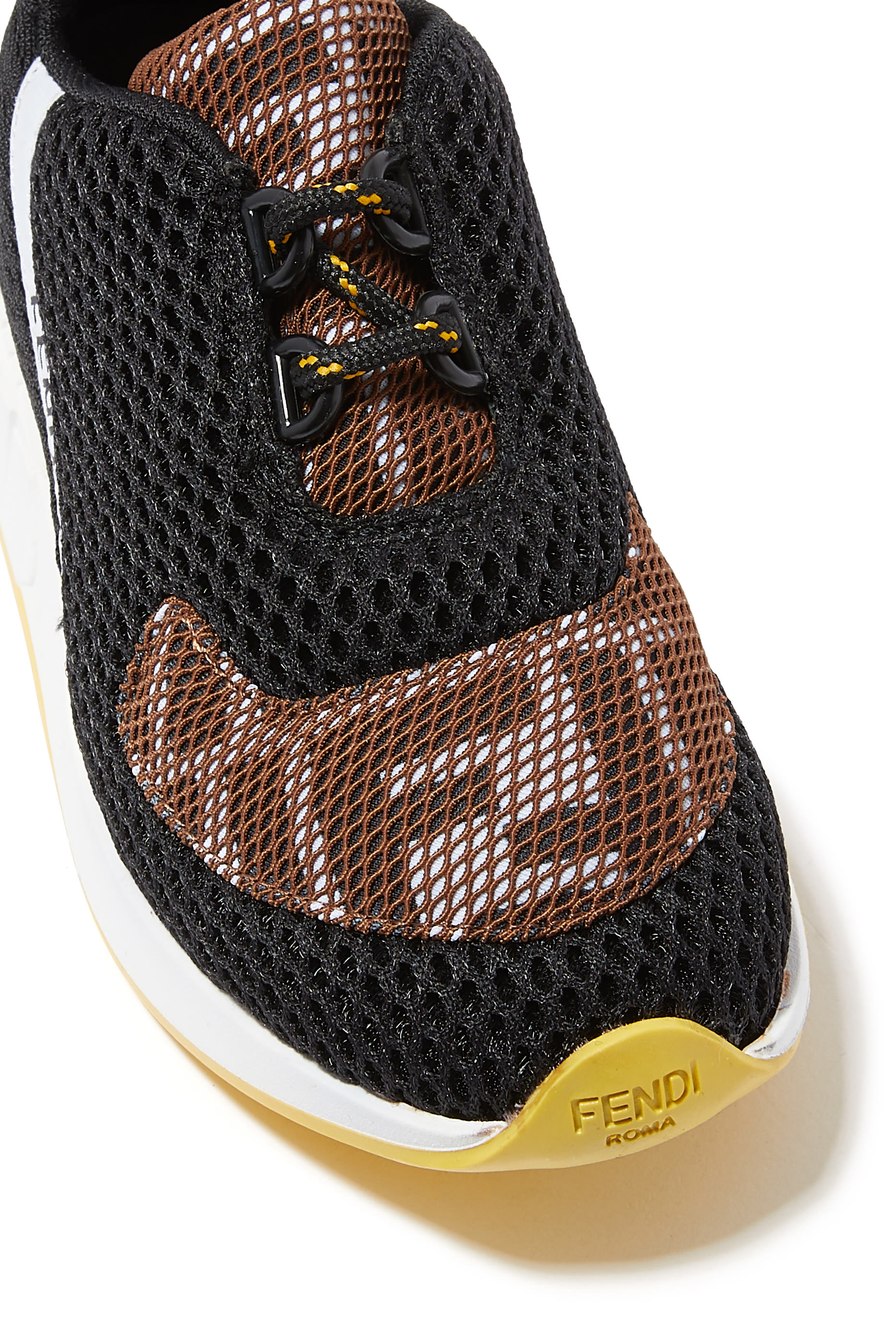 سنيكرز بشعار الماركة للأطفال